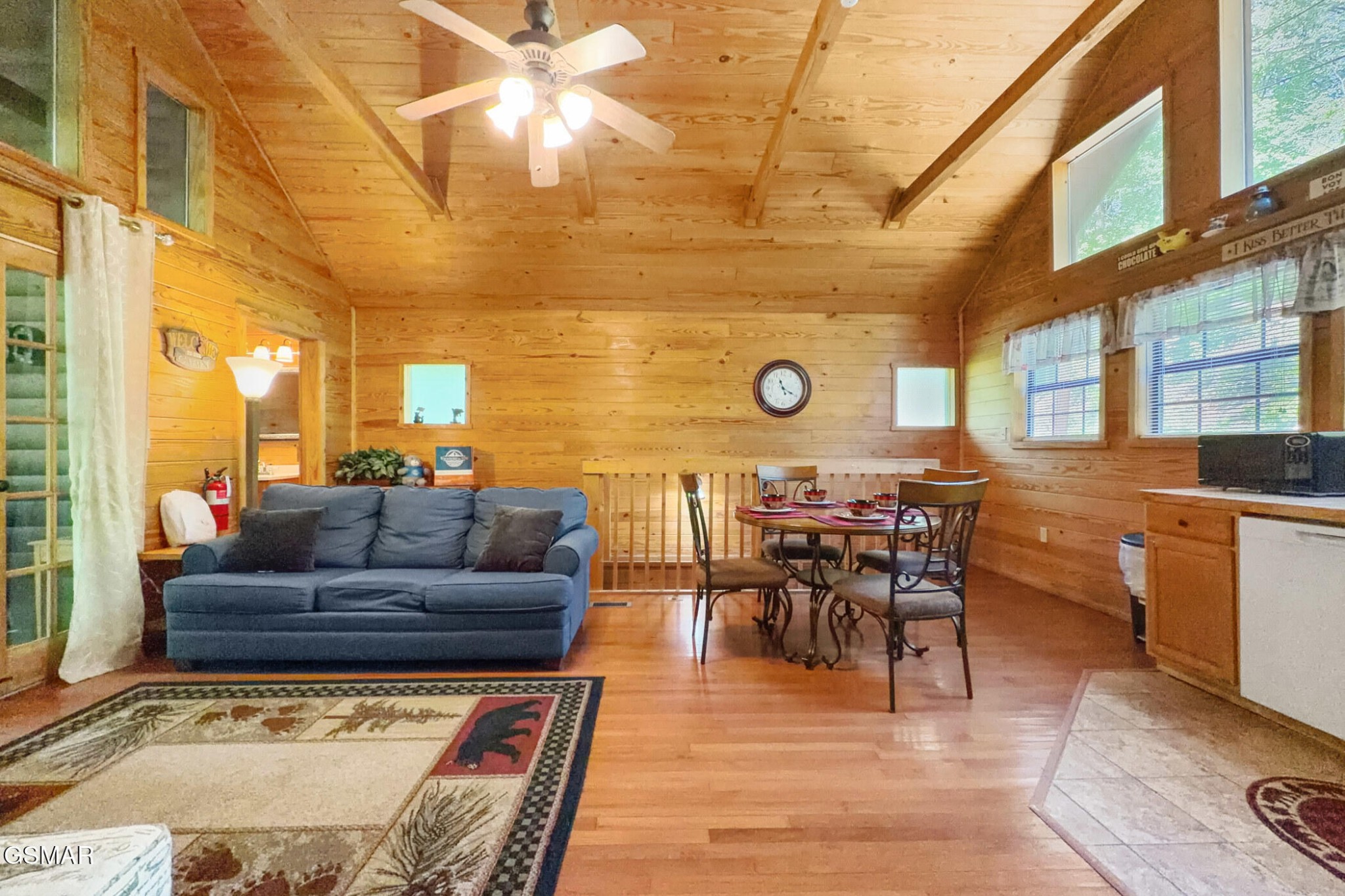 1607 S Mountain View Road Property Photo 9