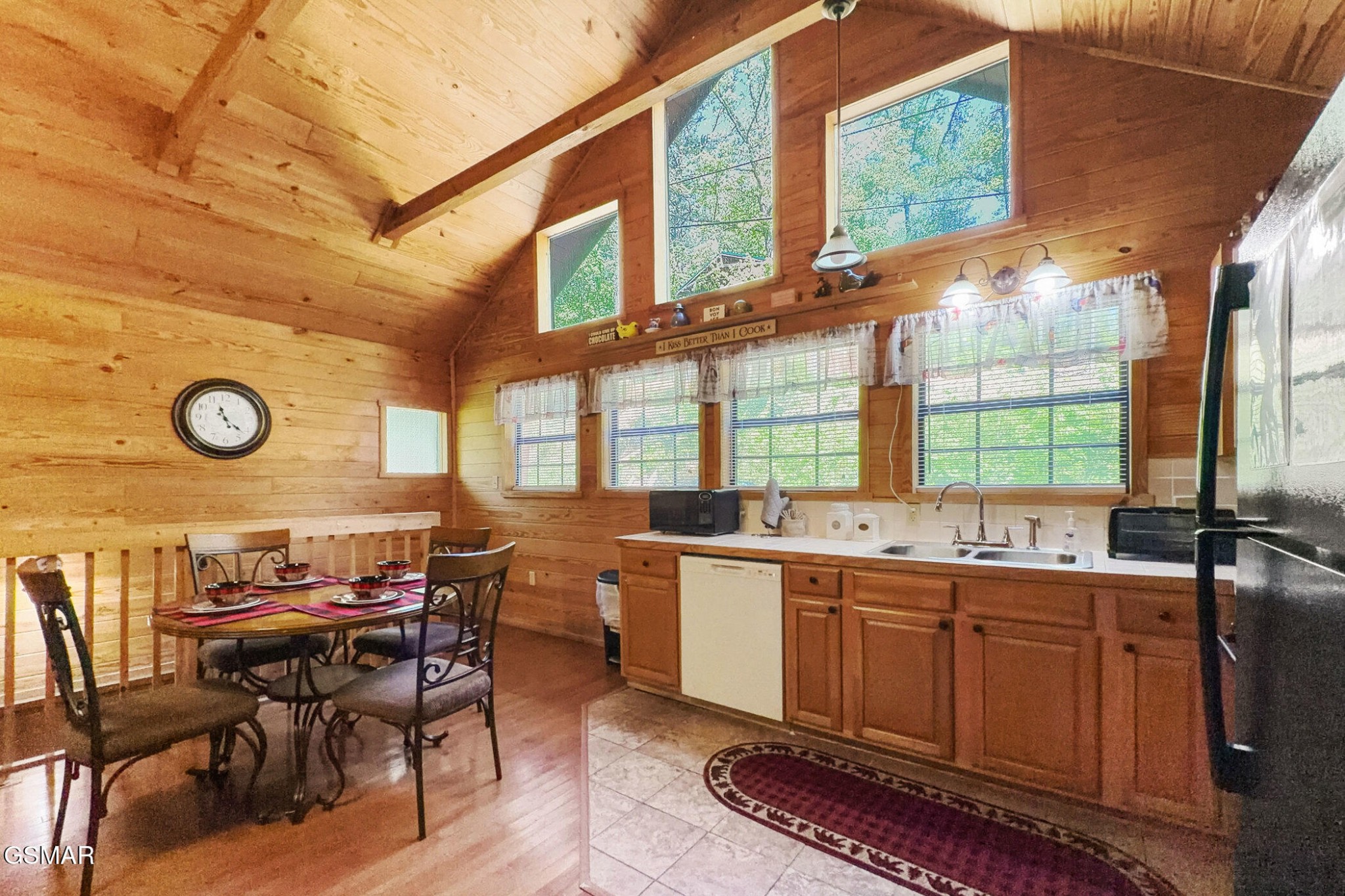 1607 S Mountain View Road Property Photo 12