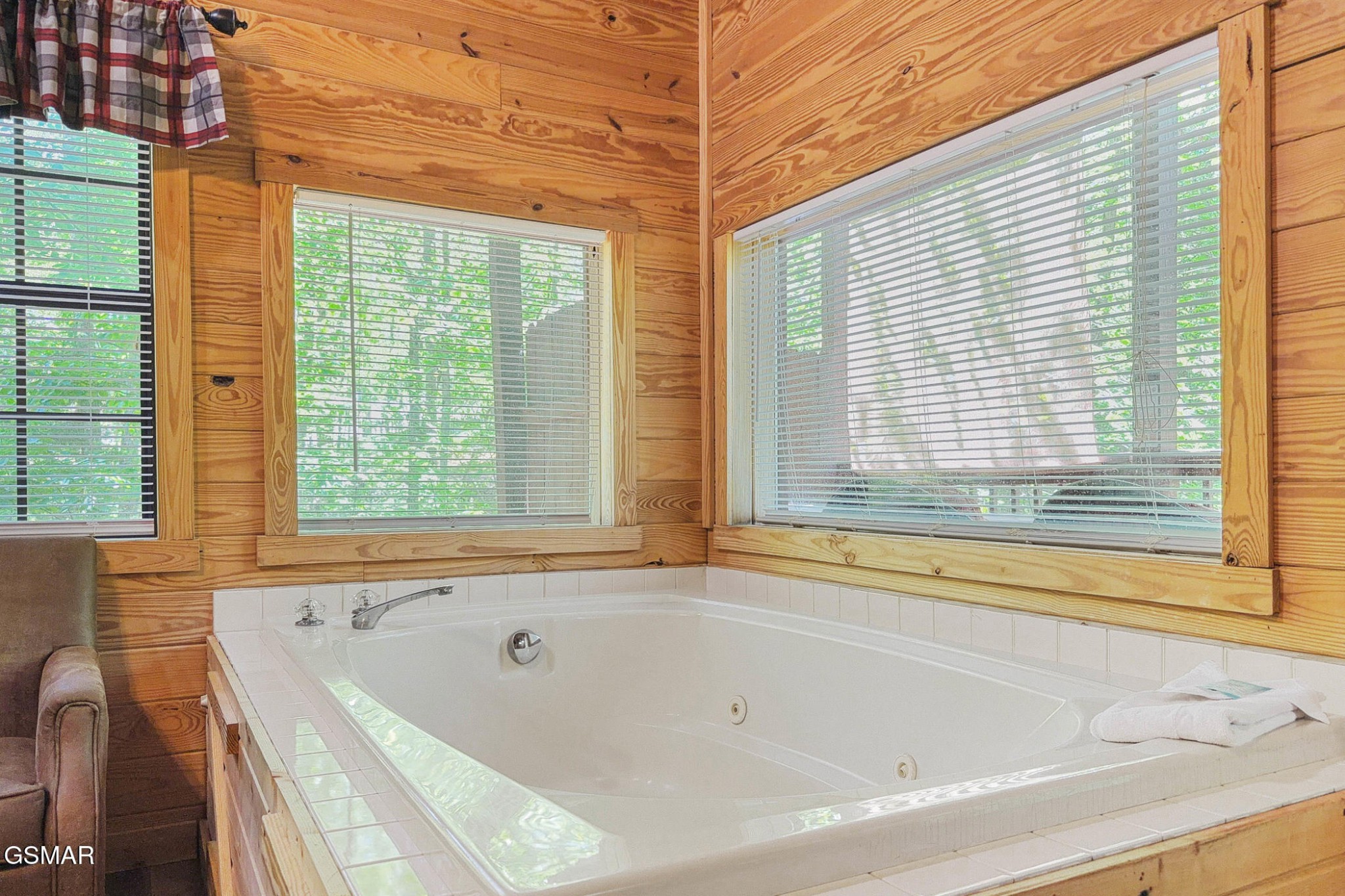 1607 S Mountain View Road Property Photo 15