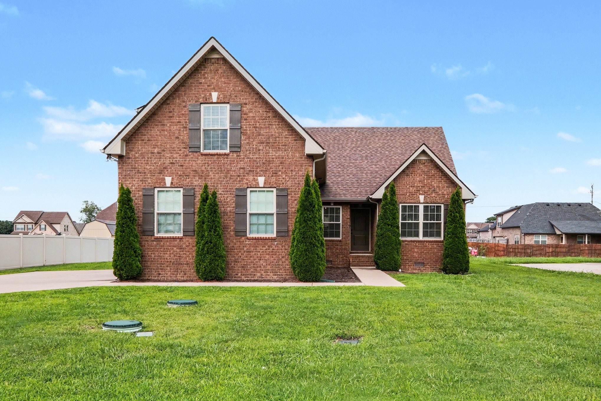 8041 Manchester Pike Property Photo 1