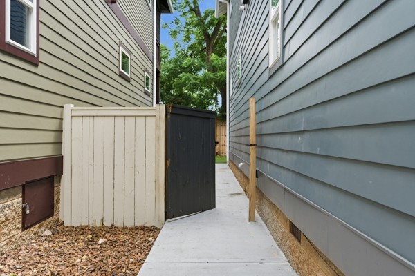 1030 Burchwood Ave Property Photo 38