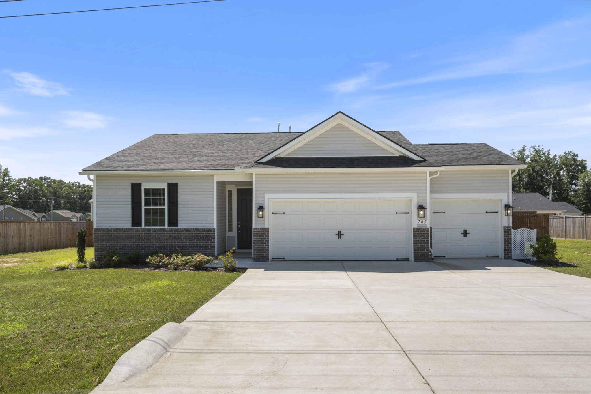 705 Chestnut Bnd Property Photo 1
