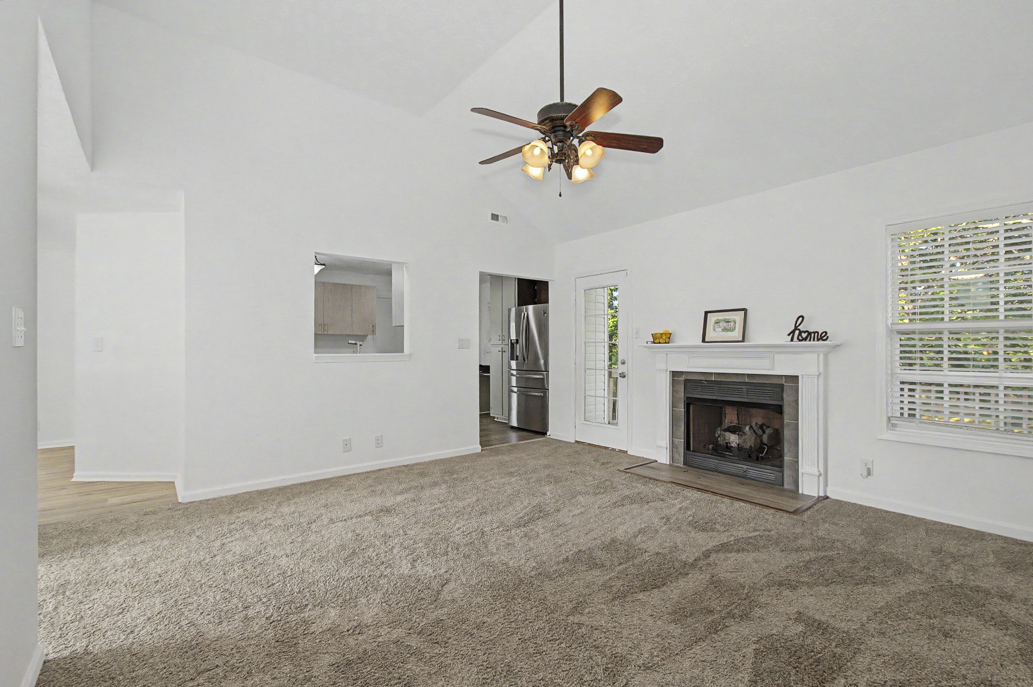 1371 Constitution Dr Property Photo 7