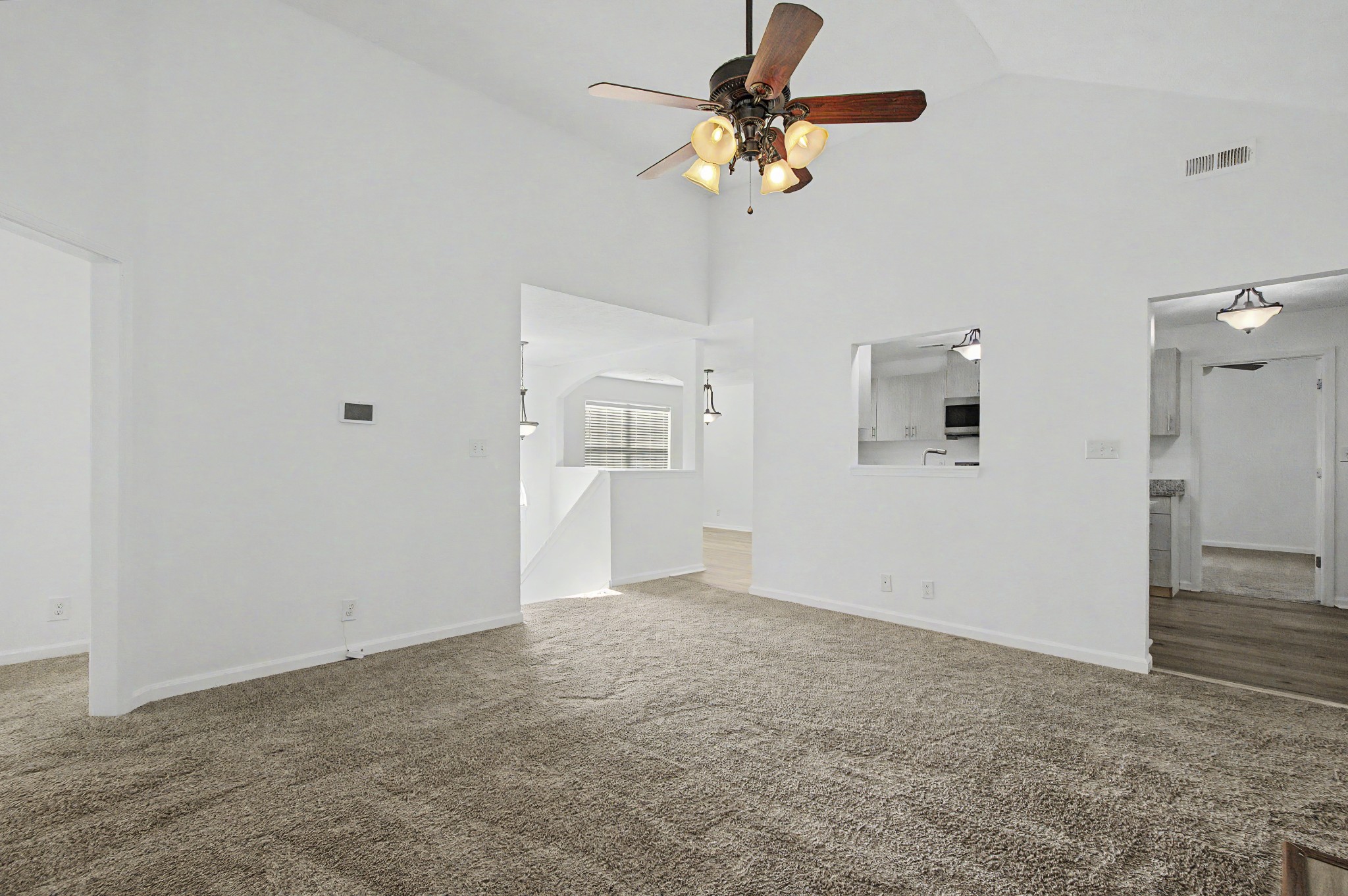 1371 Constitution Dr Property Photo 8