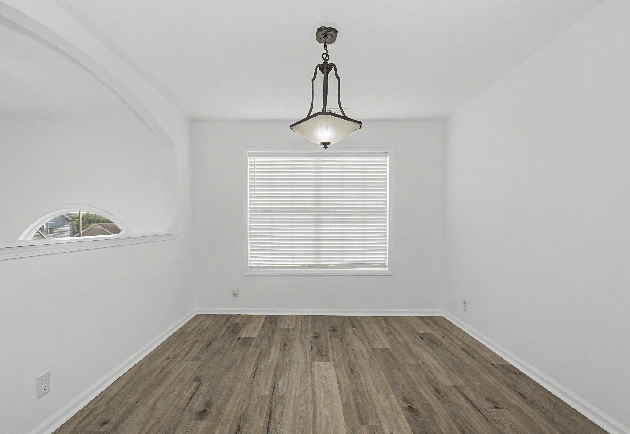 1371 Constitution Dr Property Photo 16