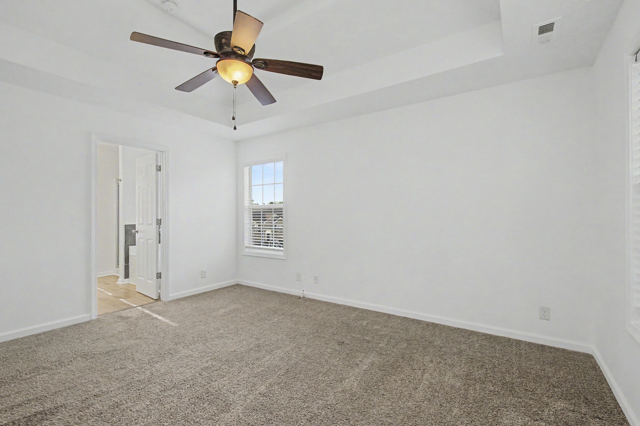 1371 Constitution Dr Property Photo 17
