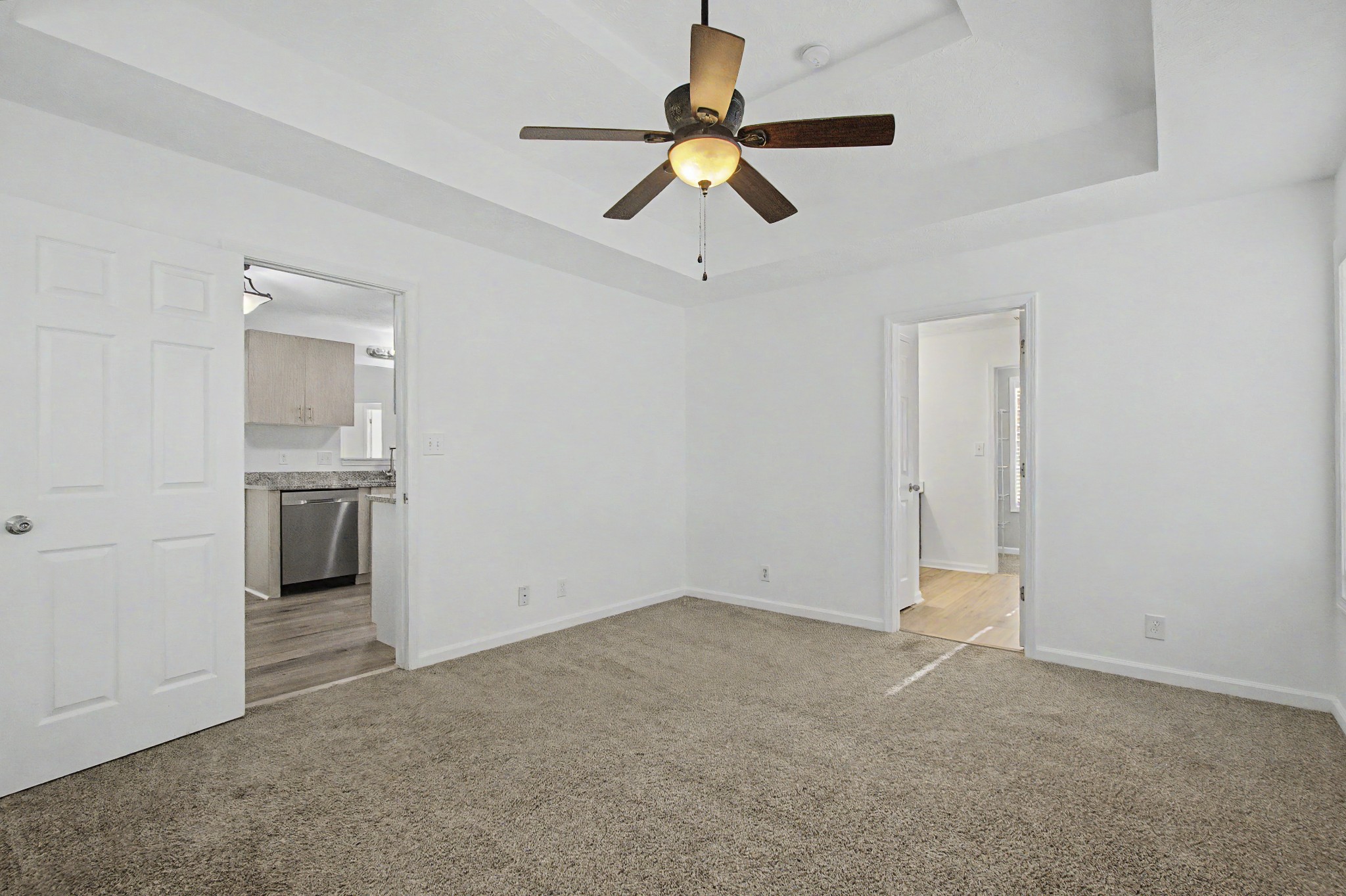 1371 Constitution Dr Property Photo 19