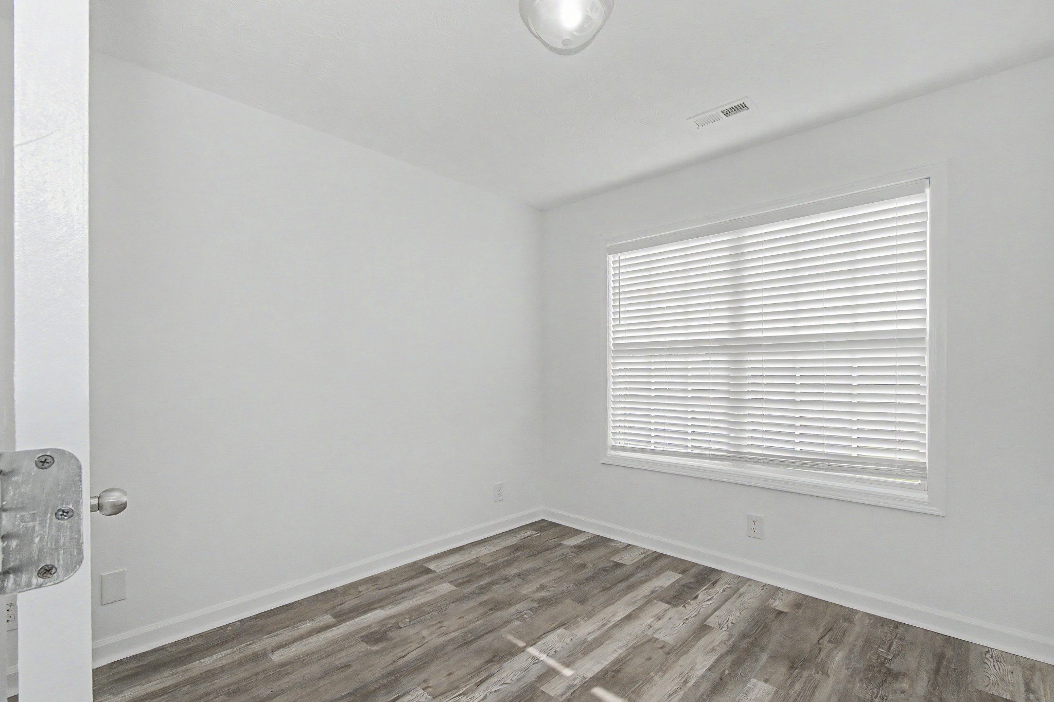 1371 Constitution Dr Property Photo 29