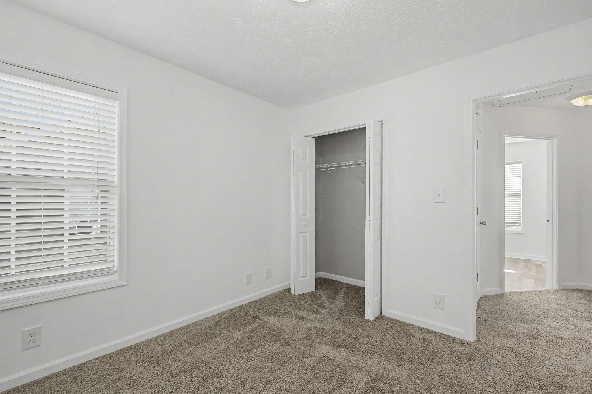 1371 Constitution Dr Property Photo 33