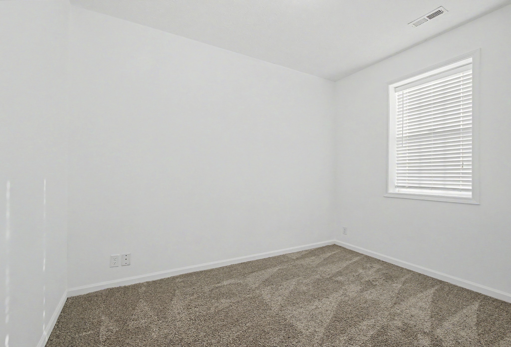 1371 Constitution Dr Property Photo 42