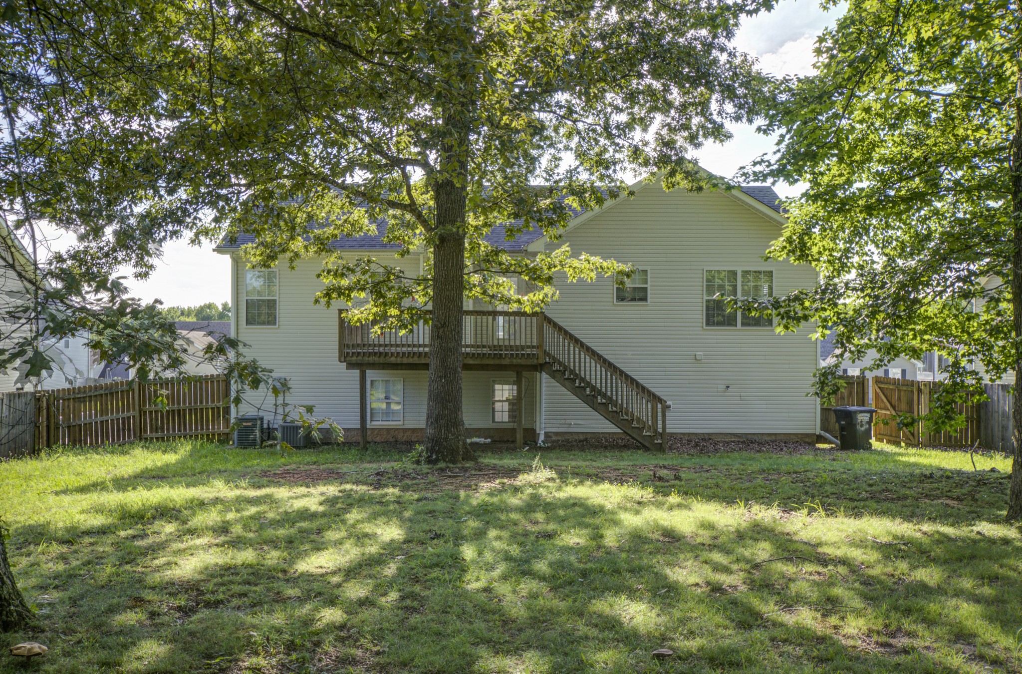 1371 Constitution Dr Property Photo 47