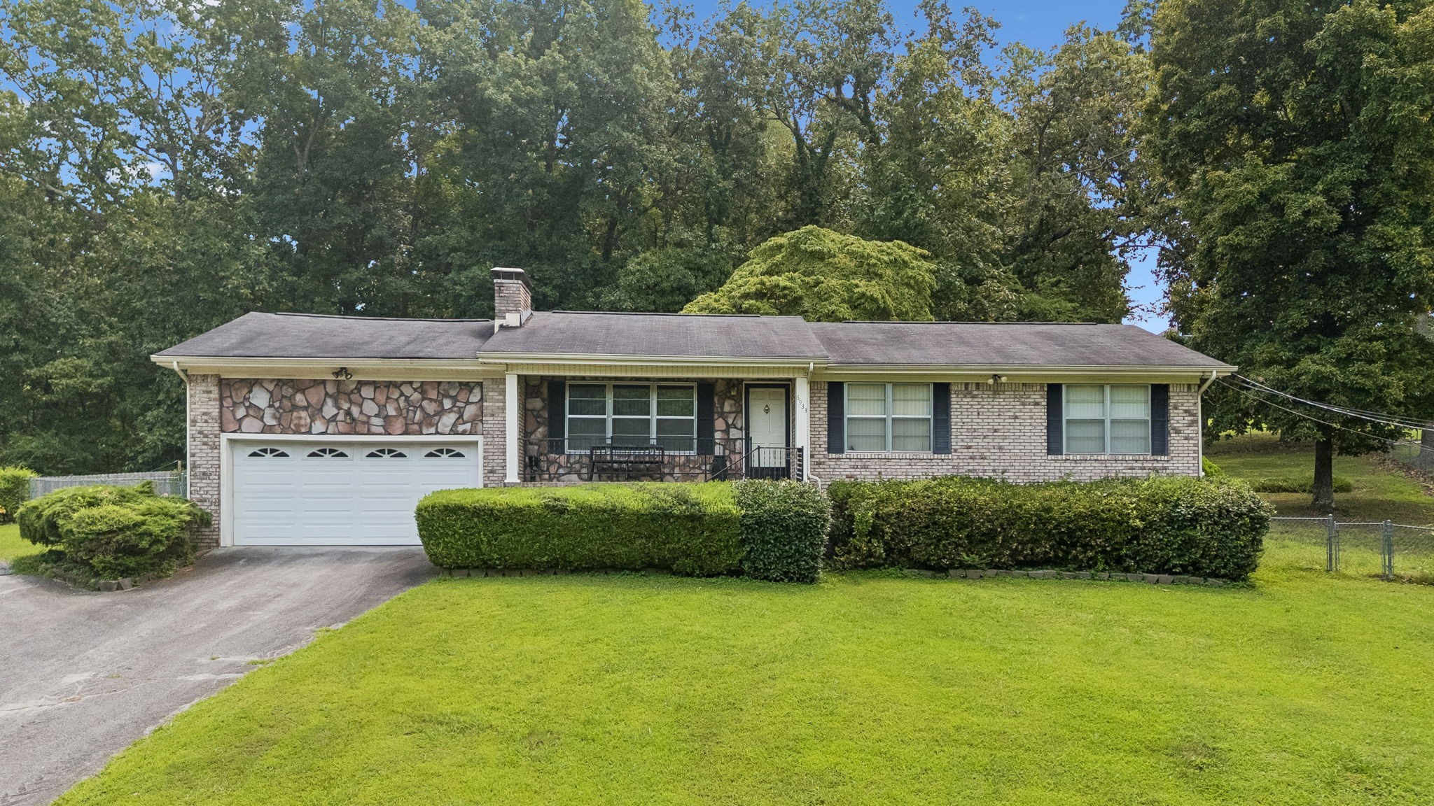 6933 Barter Dr