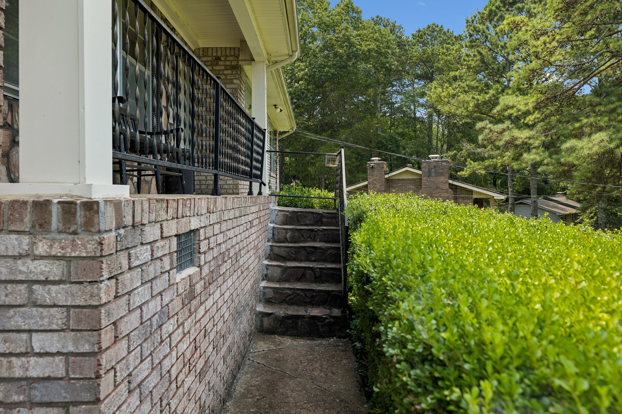 6933 Barter Dr Property Photo 4