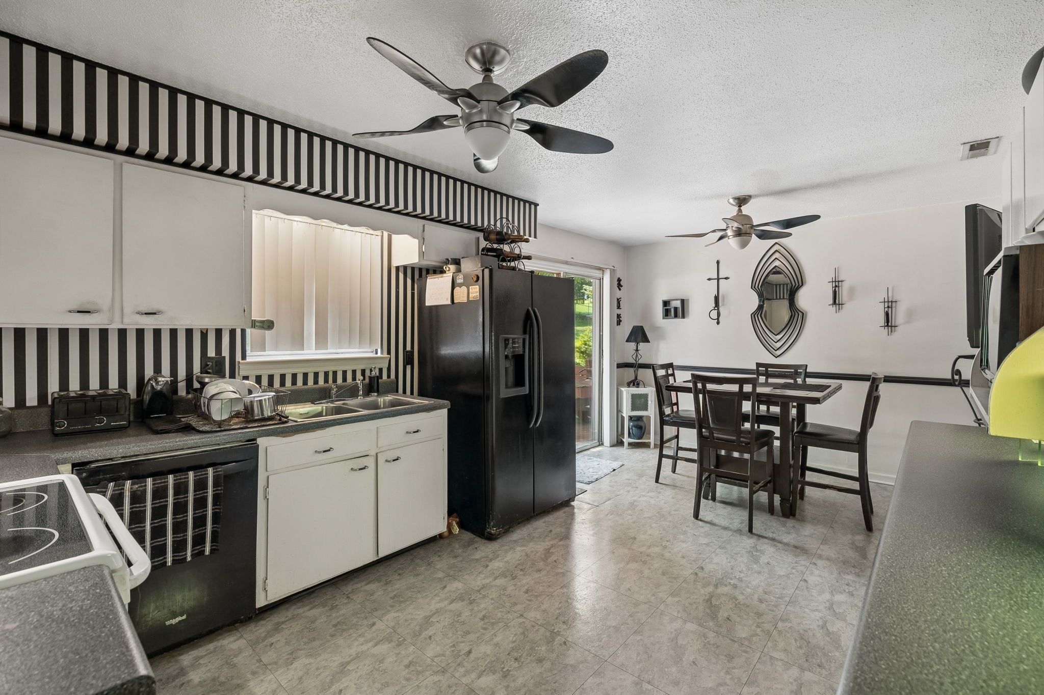 6933 Barter Dr Property Photo 16