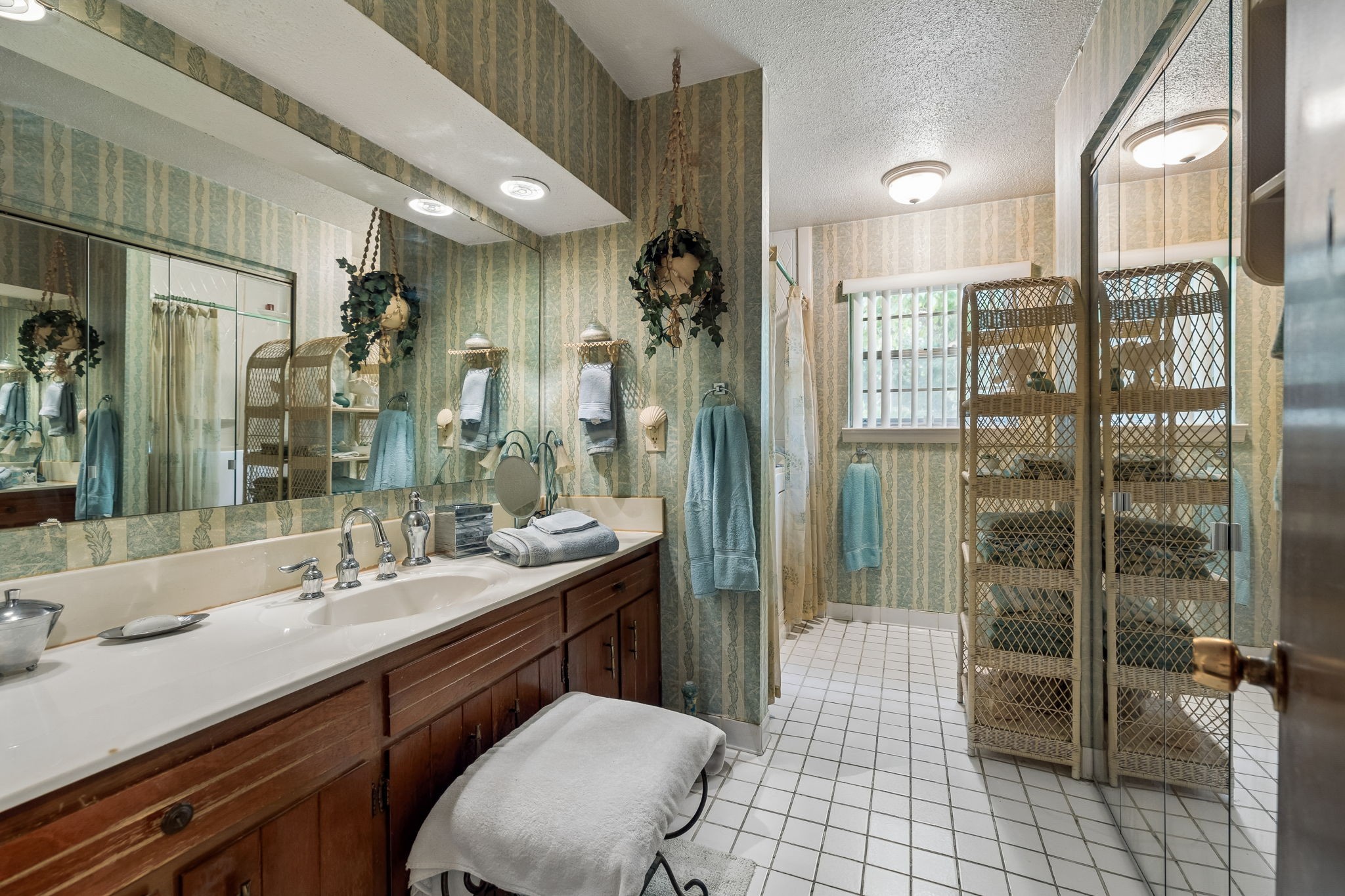 6933 Barter Dr Property Photo 18