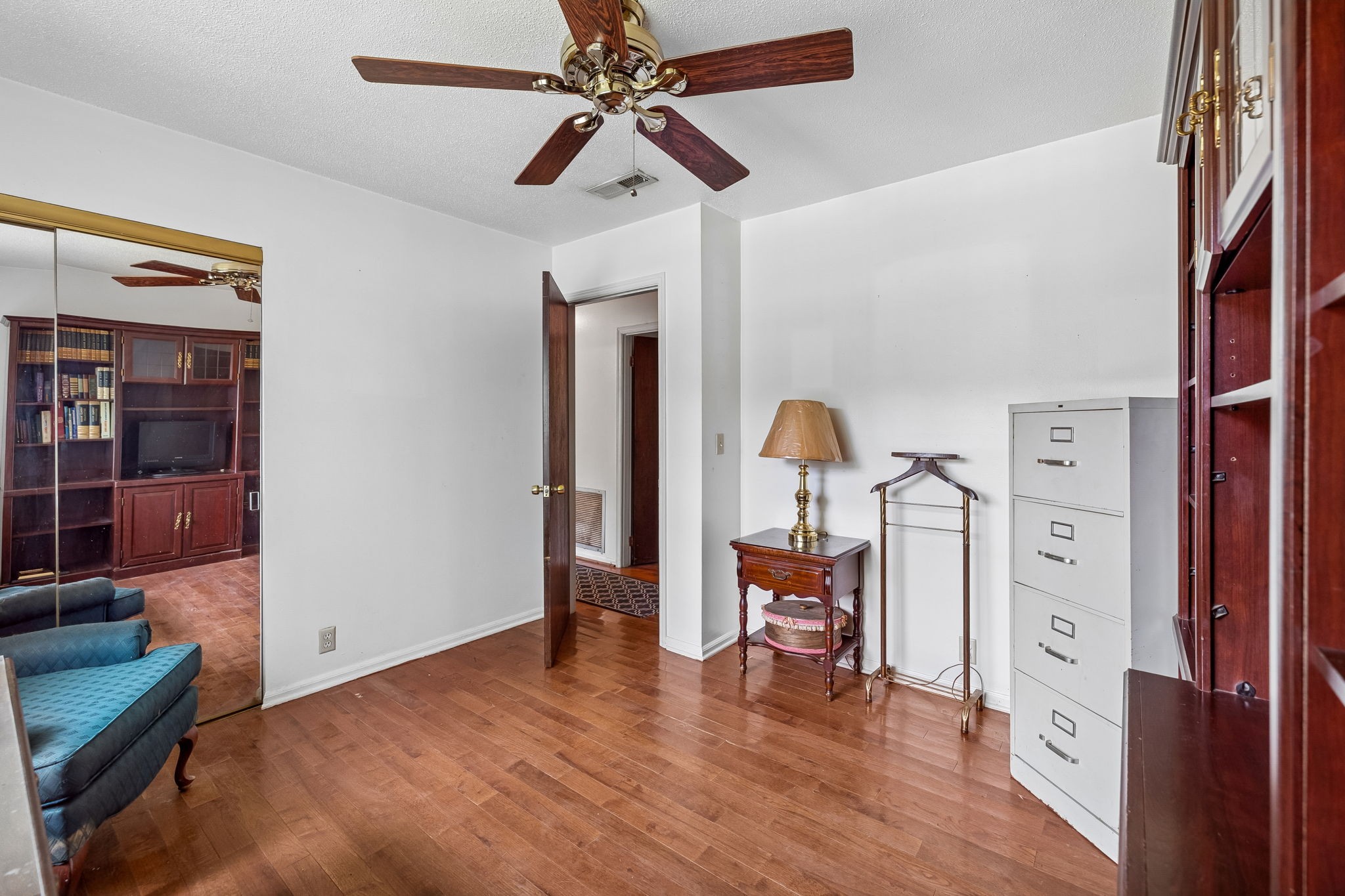 6933 Barter Dr Property Photo 23