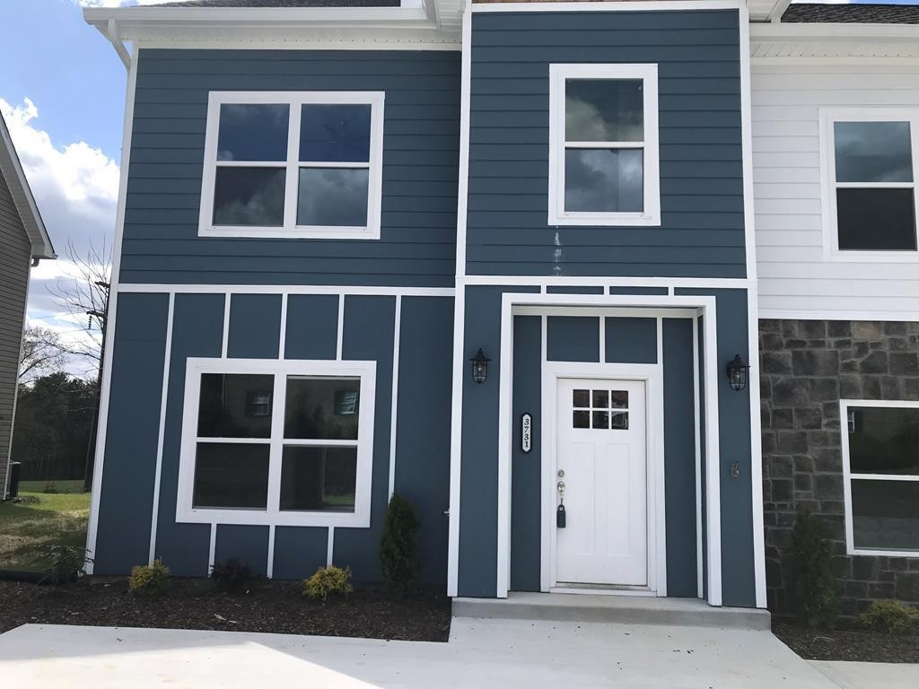 3731 Keri Lane, NE
