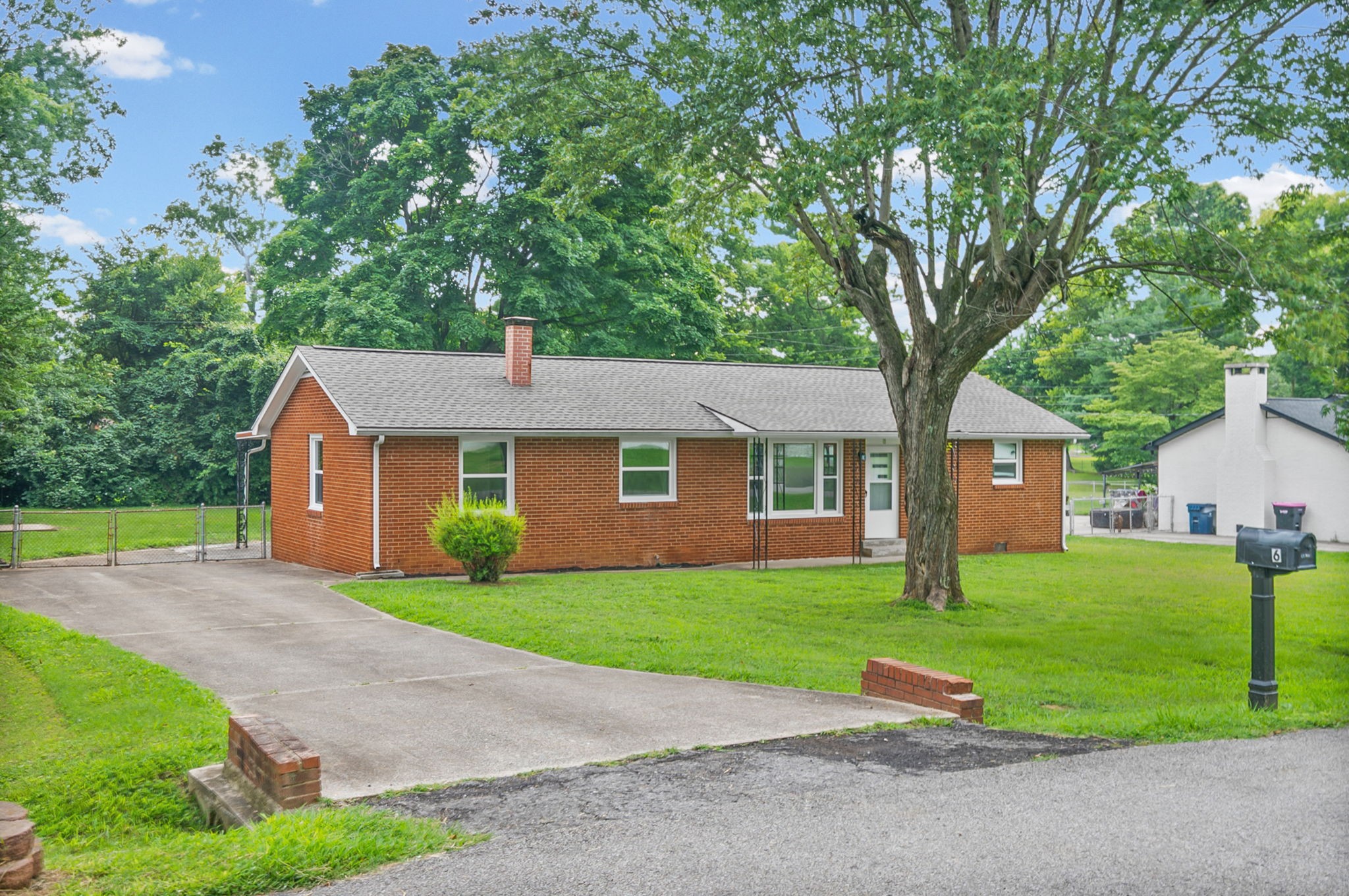 6 Sevier St Property Photo 1