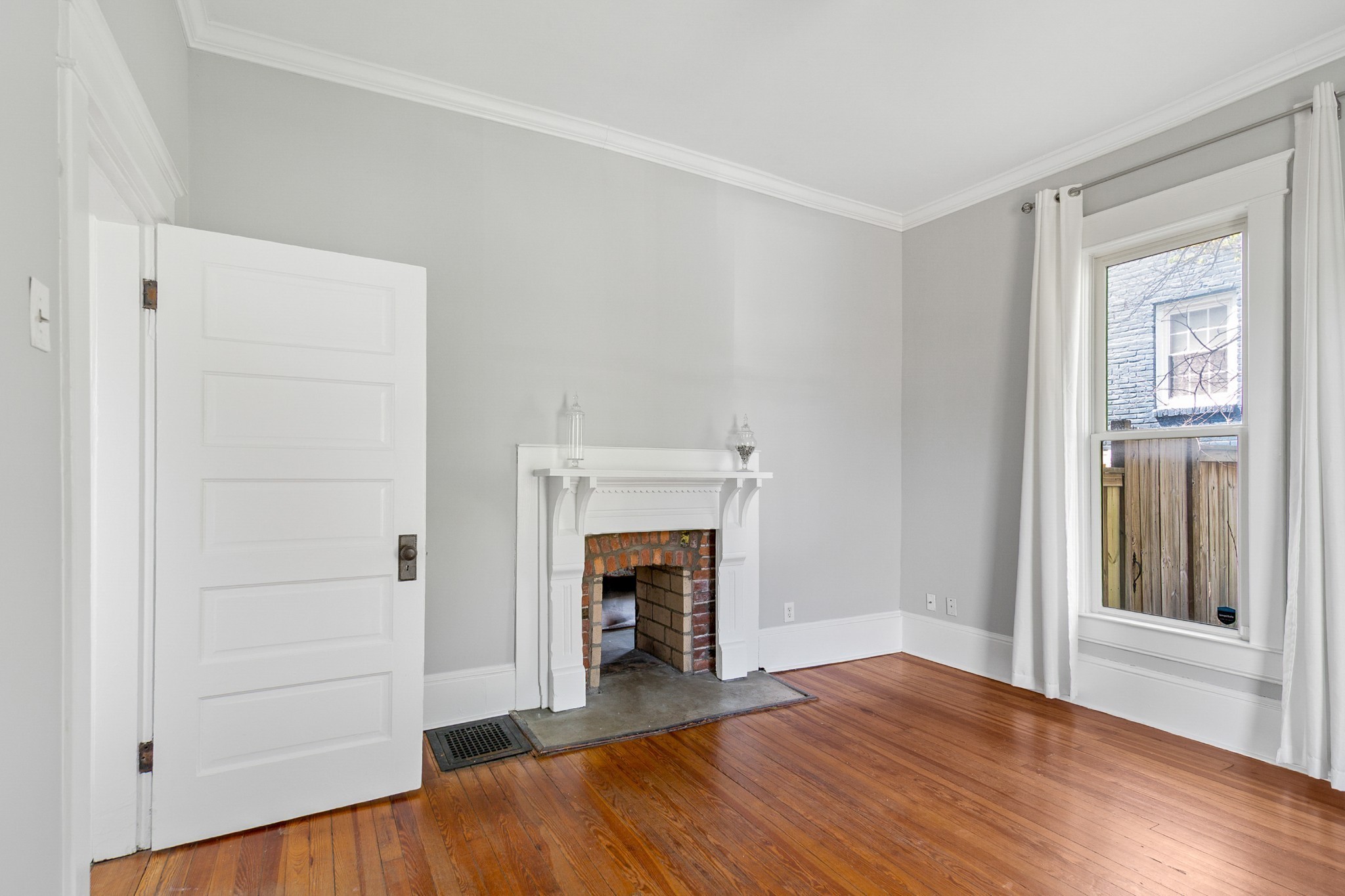 1904 Long Ave Property Photo 3