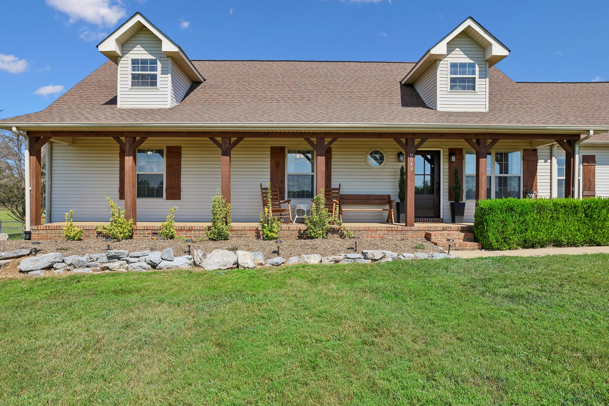 9949 Midland Rd Property Photo 1