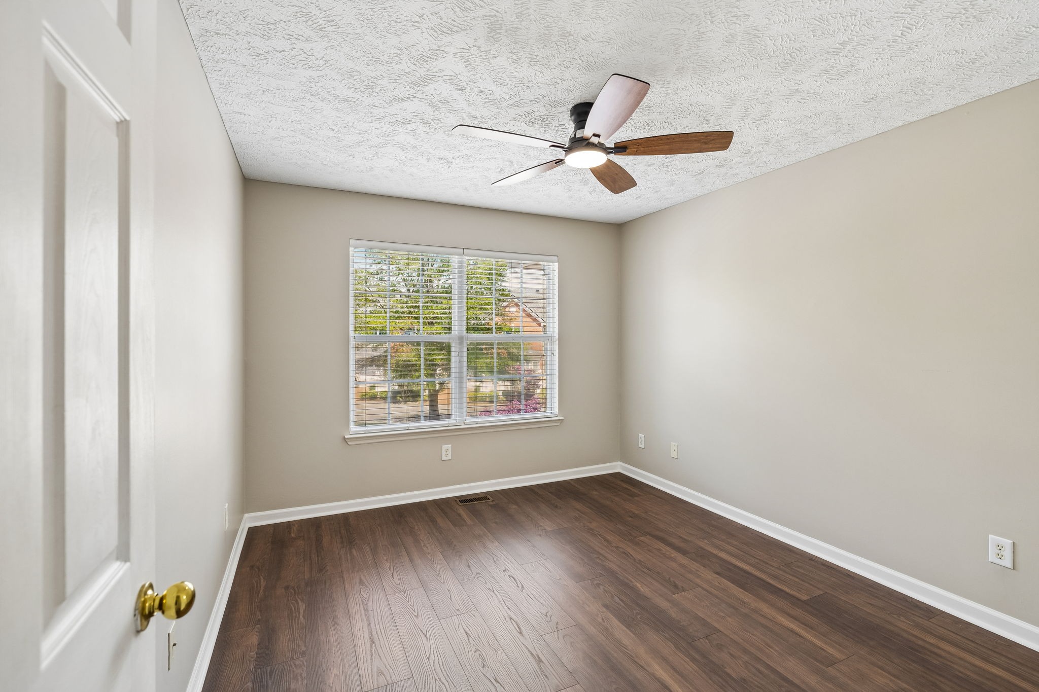 407 Compton Ln Property Photo 20