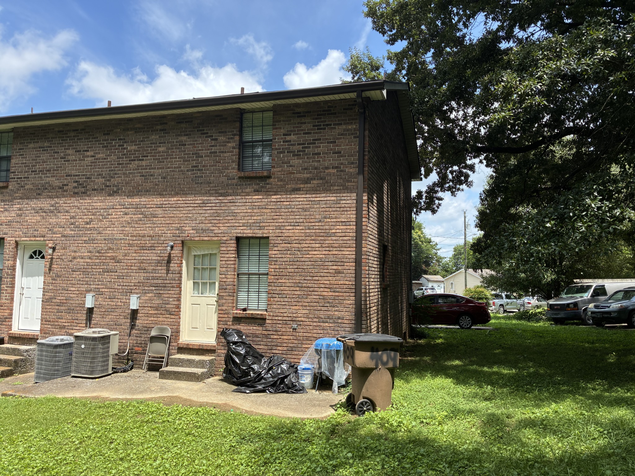 409 Derrick Ct Property Photo 4