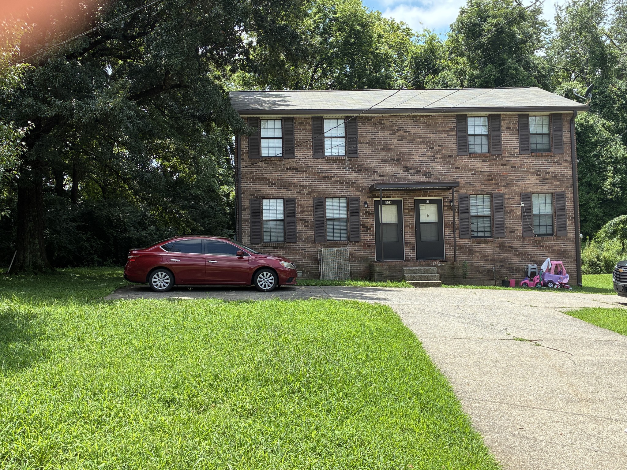 409 Derrick Ct Property Photo 5