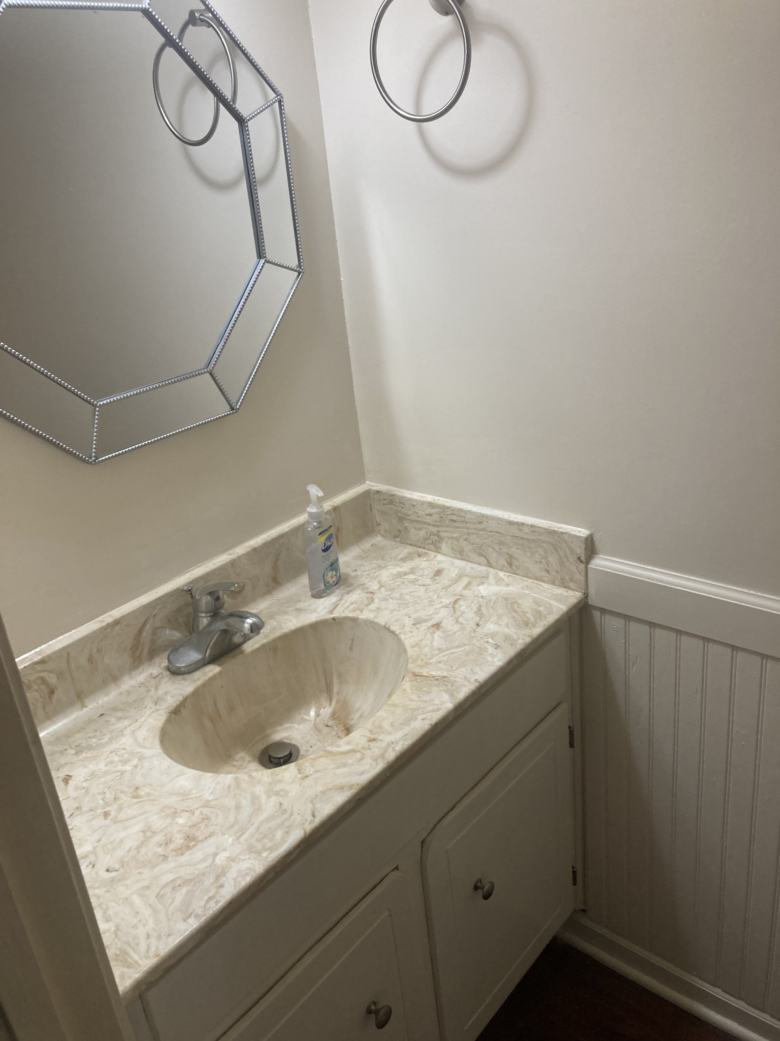 409 Derrick Ct Property Photo 8