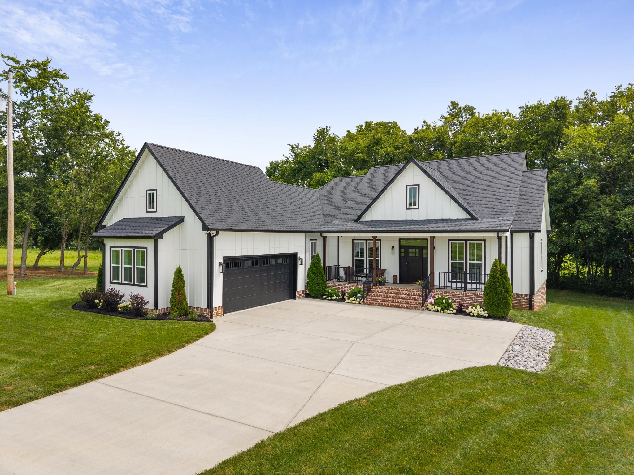 350 Thoroughbred Lane Property Photo 1
