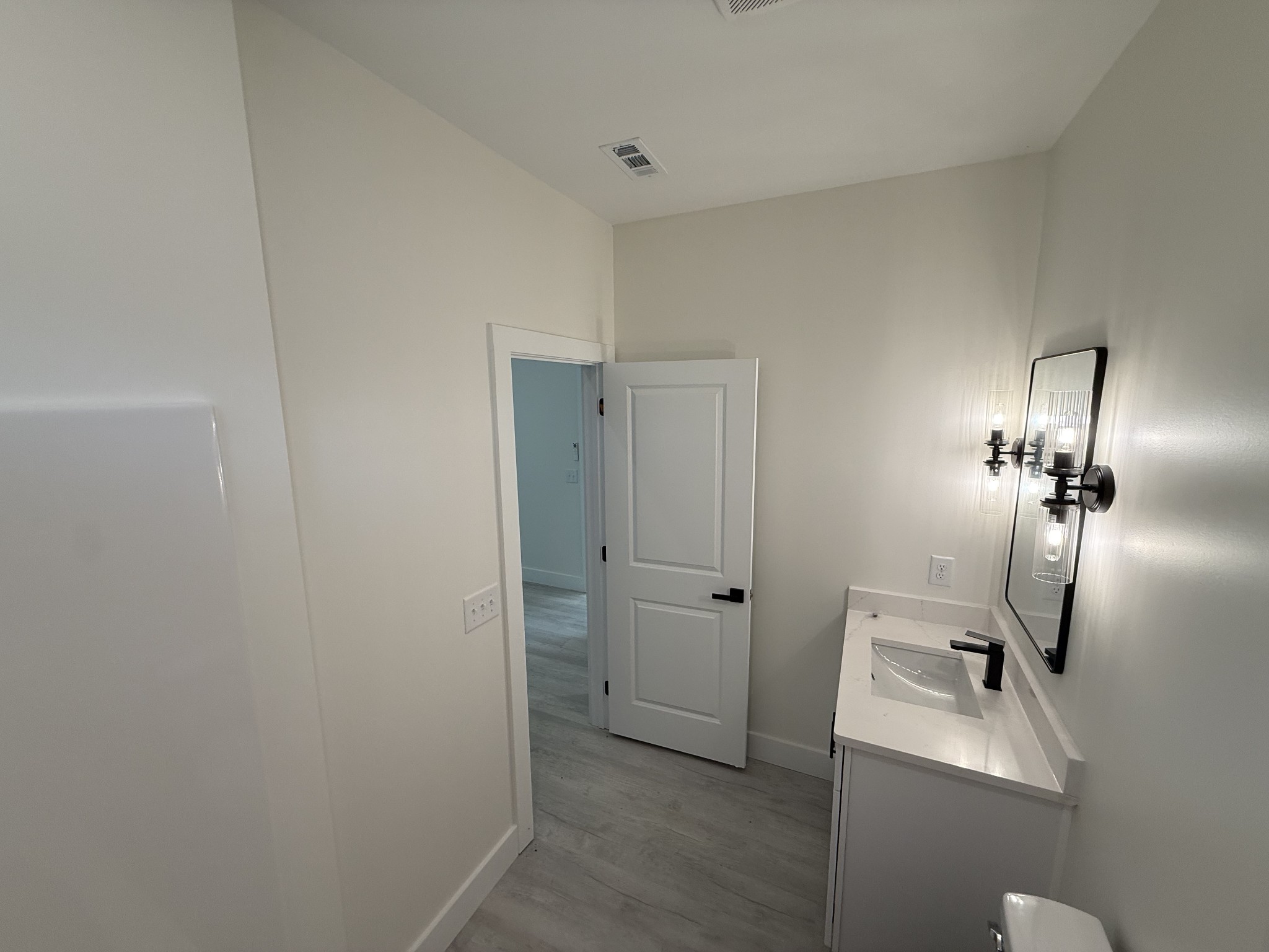 534 20th Ave, W Property Photo 11