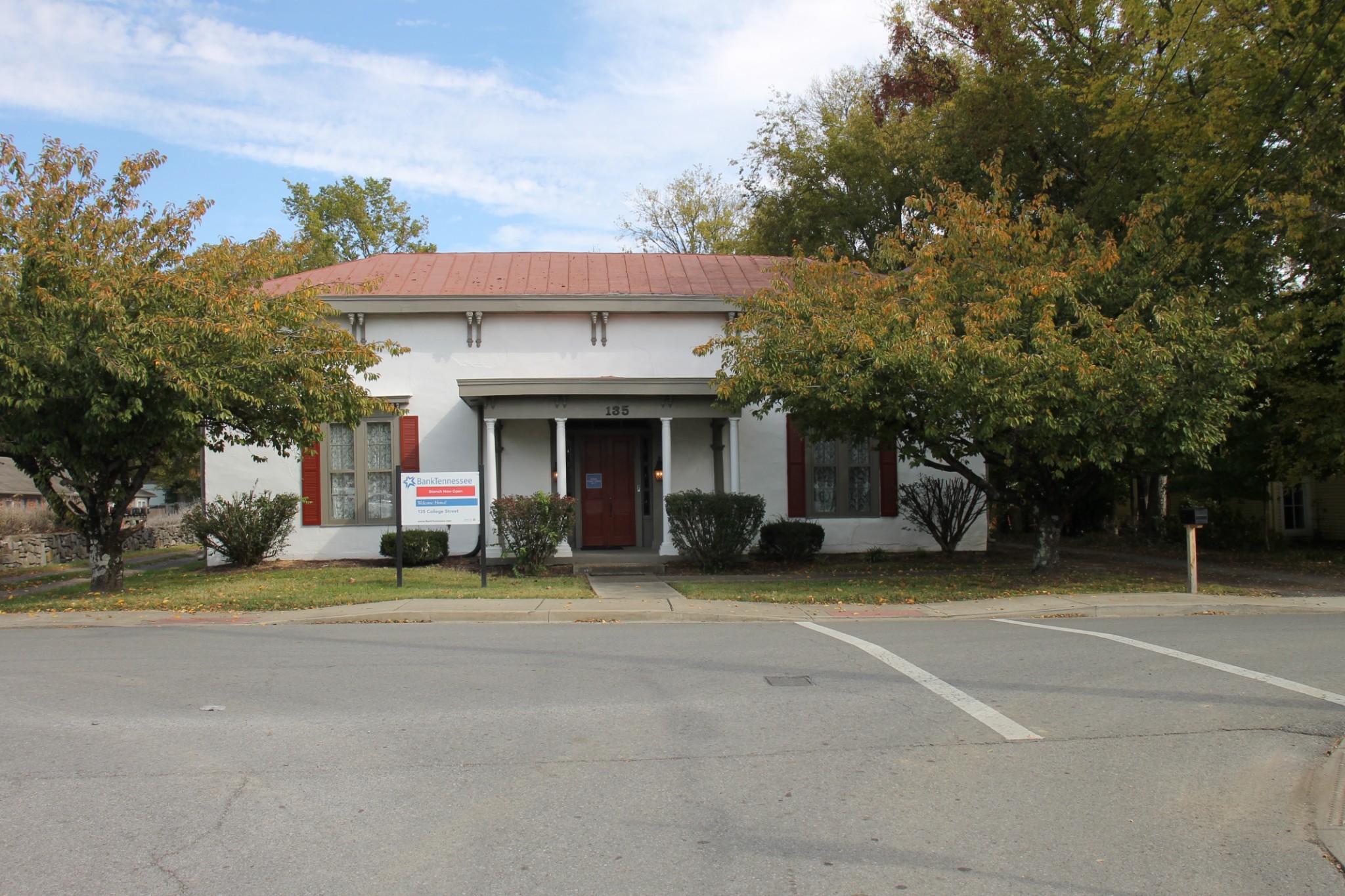 135 College St Property Photo 1