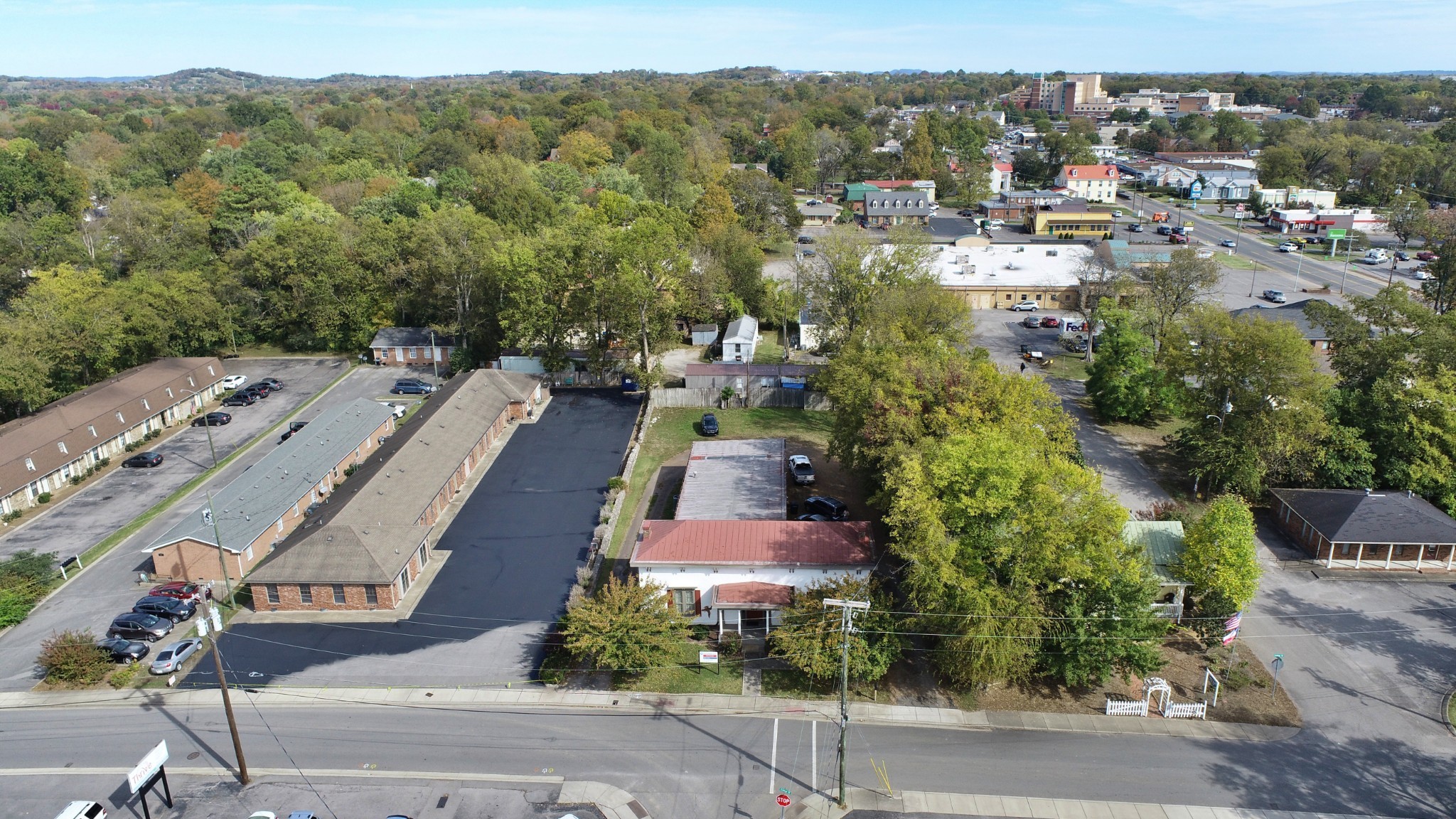 135 College St Property Photo 4
