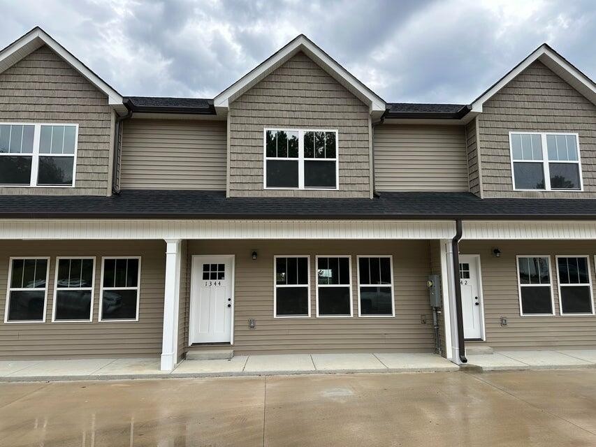 1342 Unity Drive, Ne Property Photo 1