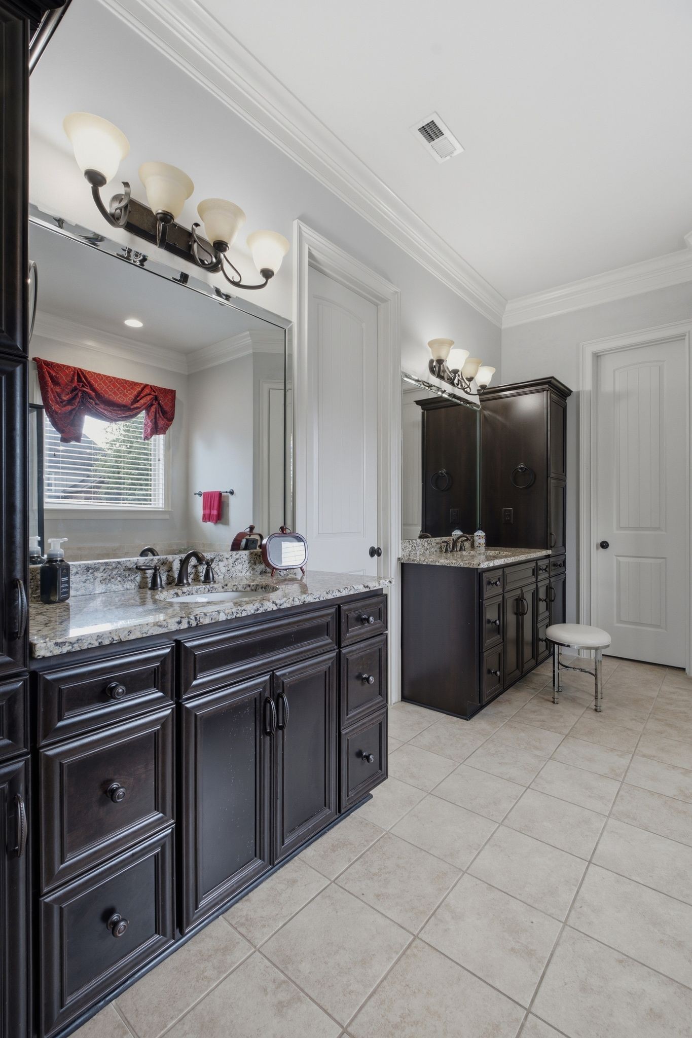 1655 Noah Ln Property Photo 14