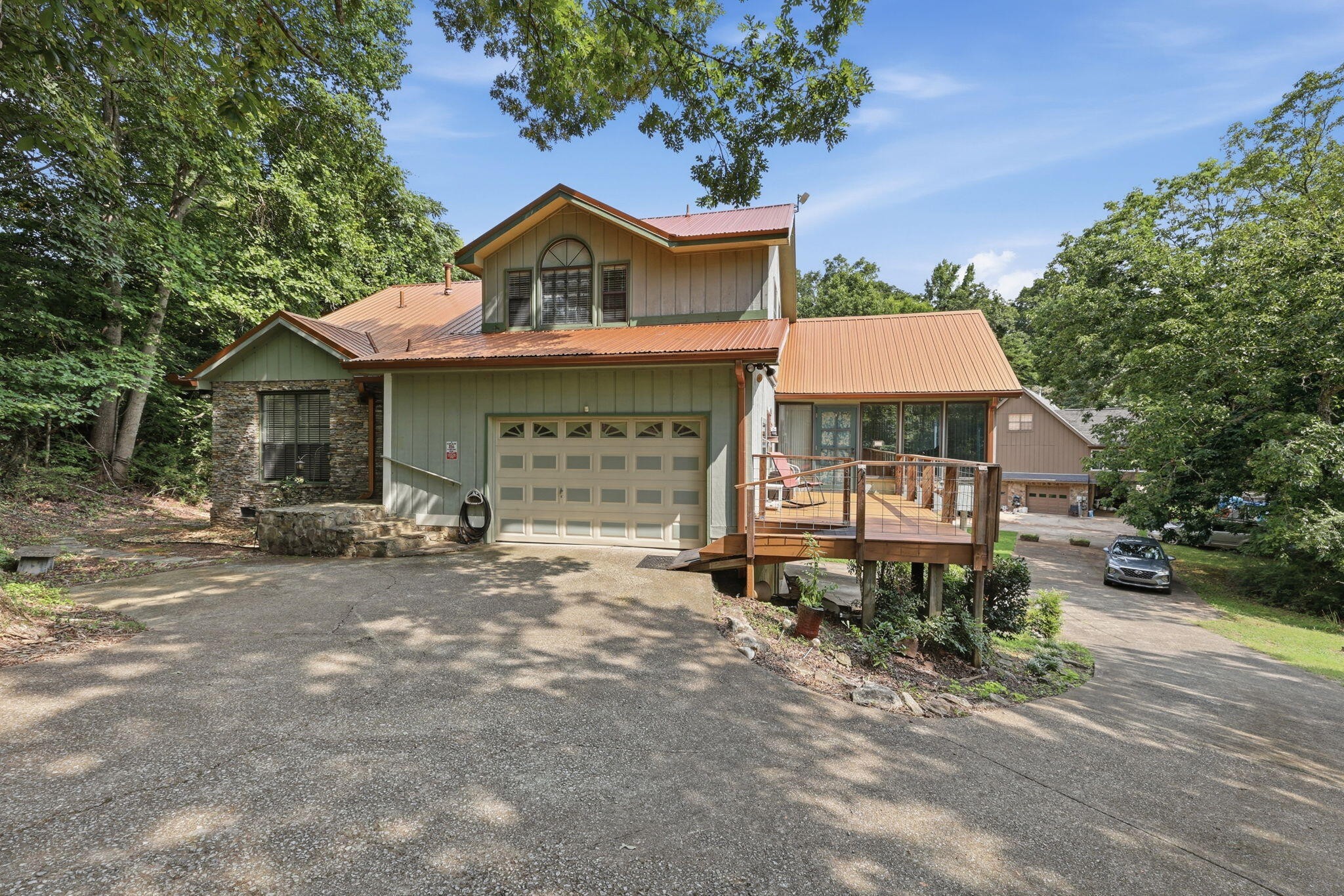 494 Forest Drive Property Photo 1