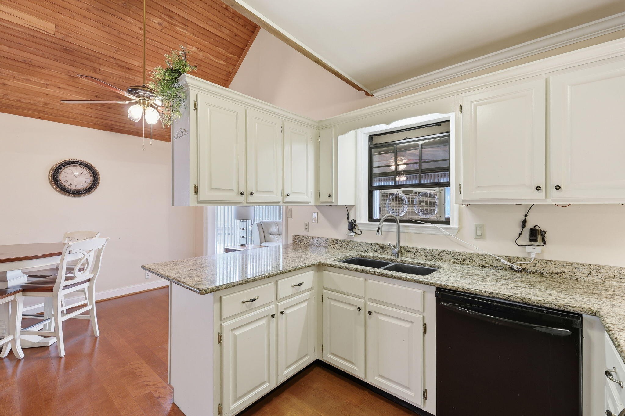 494 Forest Drive Property Photo 15