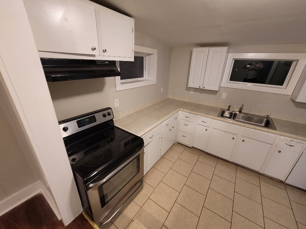 657 James Ave Property Photo 3