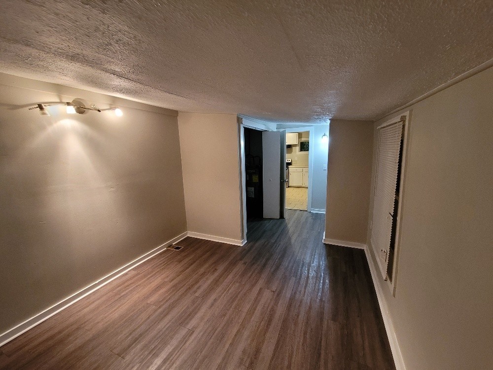 657 James Ave Property Photo 8