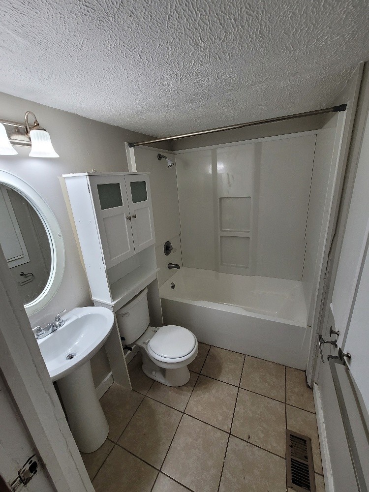 657 James Ave Property Photo 12