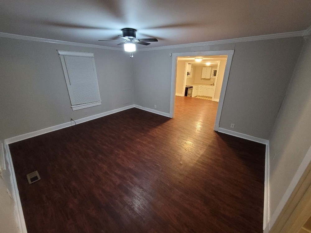 657 James Ave Property Photo 16