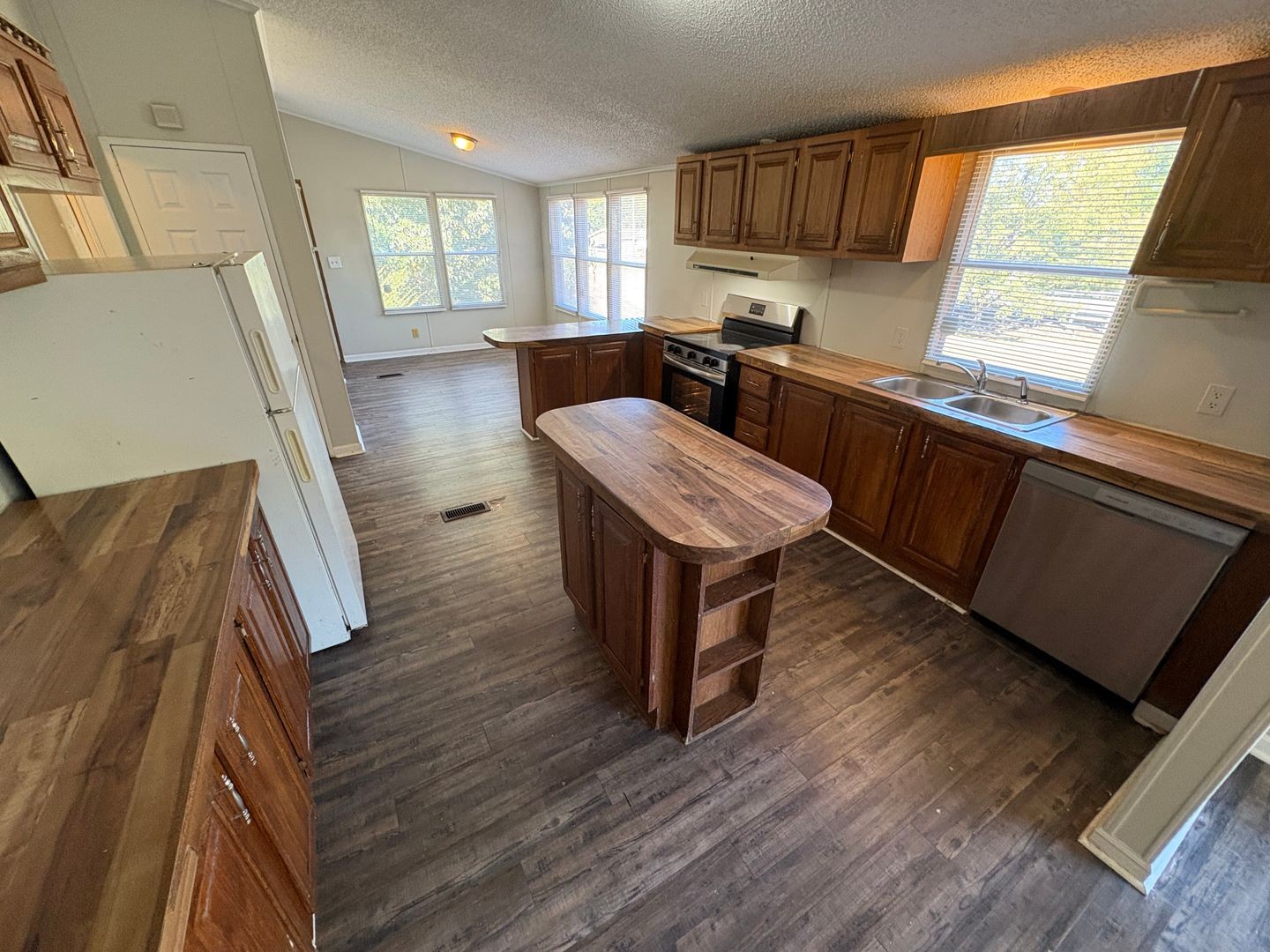 1717 Nonaville Rd Property Photo 4