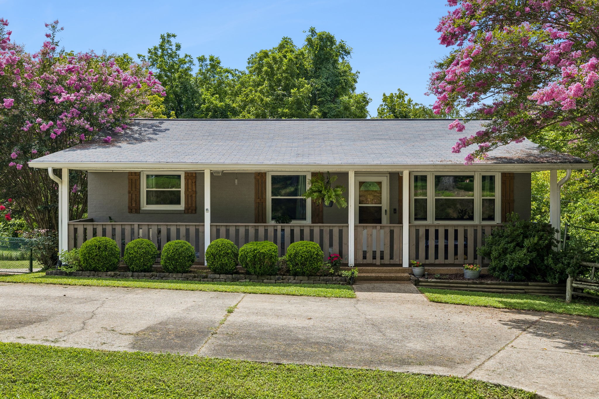 1109 Taylor Town Rd Property Photo 1