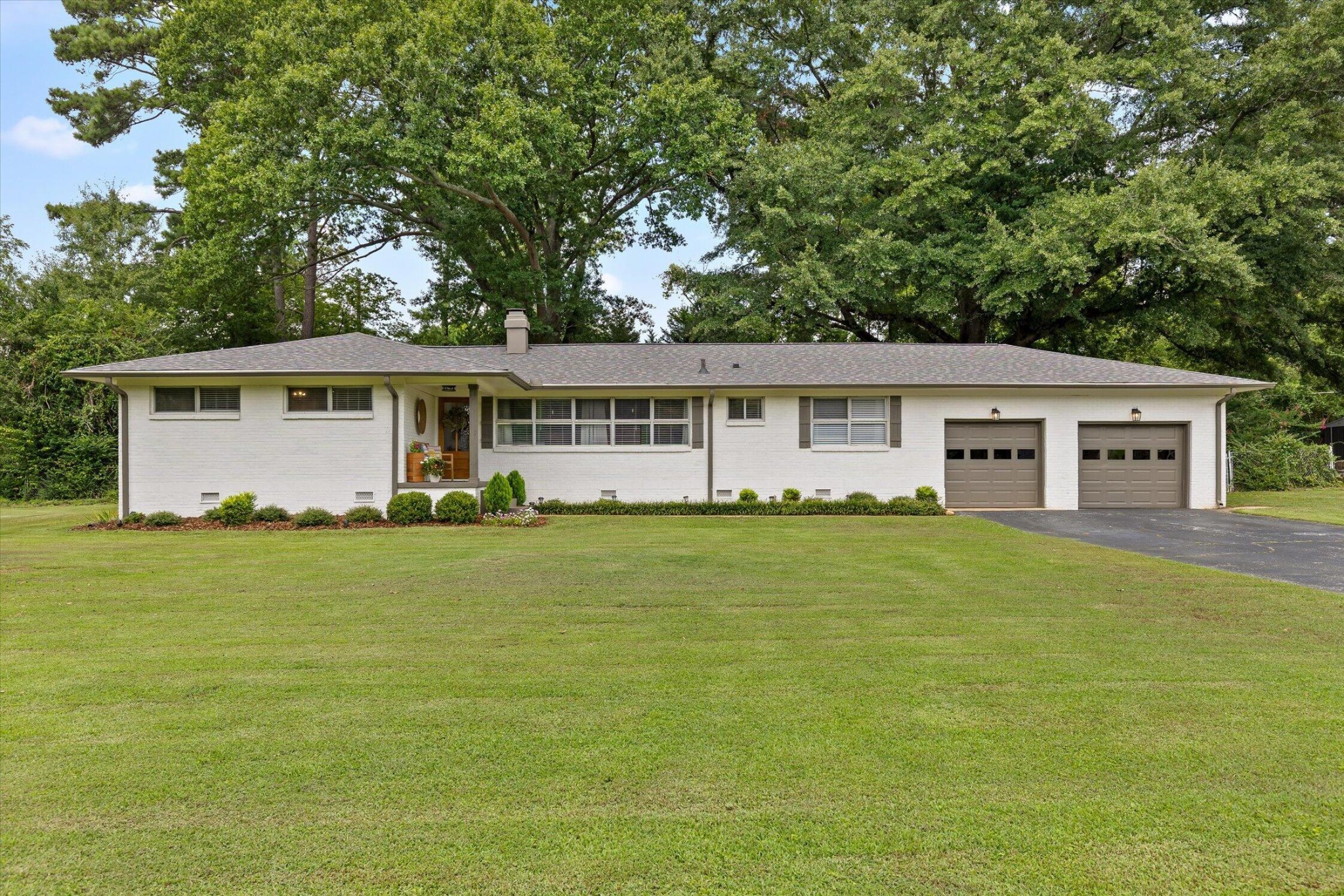 6929 Hickory View Lane Property Photo 1