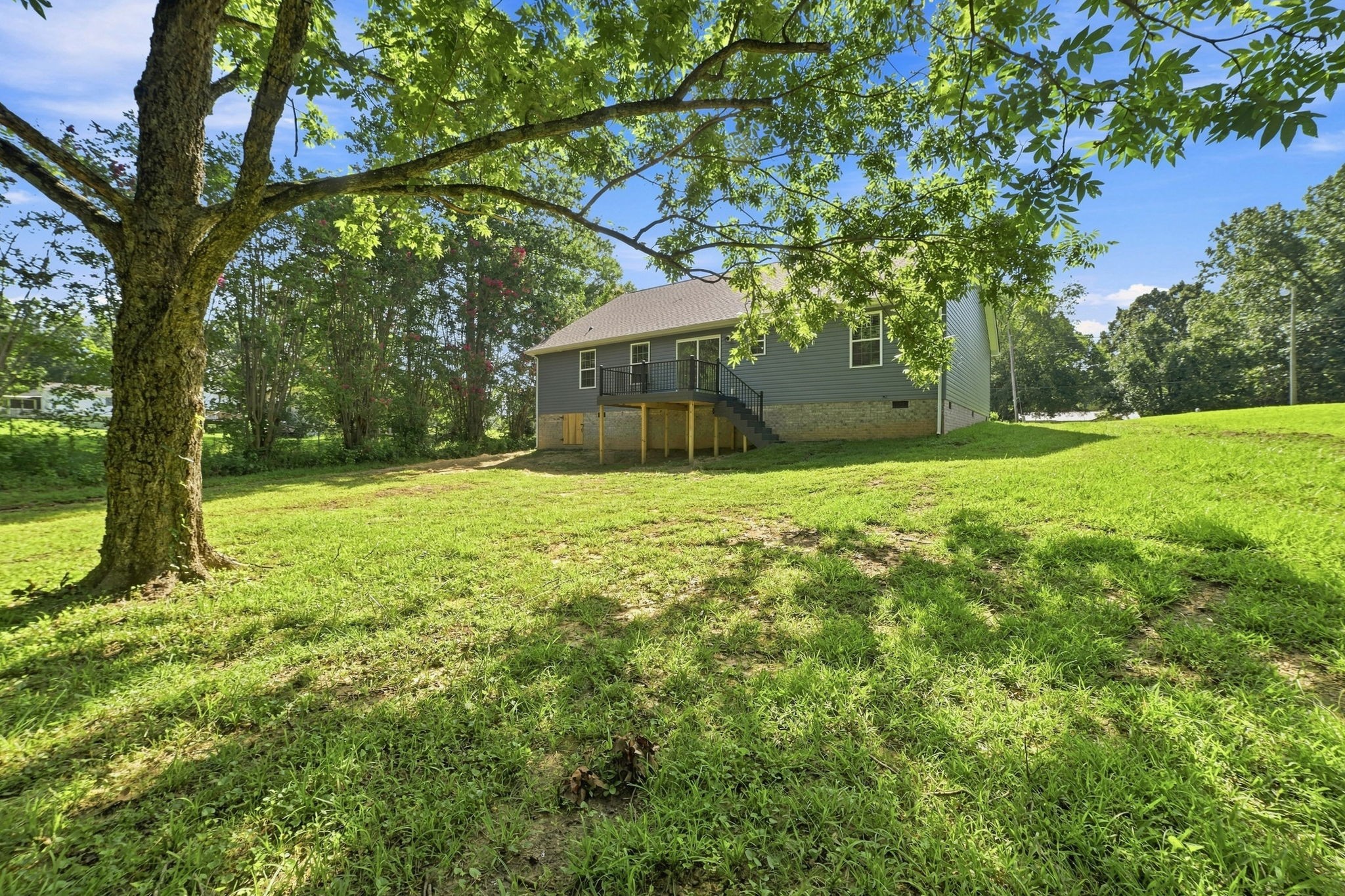 913 Memorial Dr Property Photo 25
