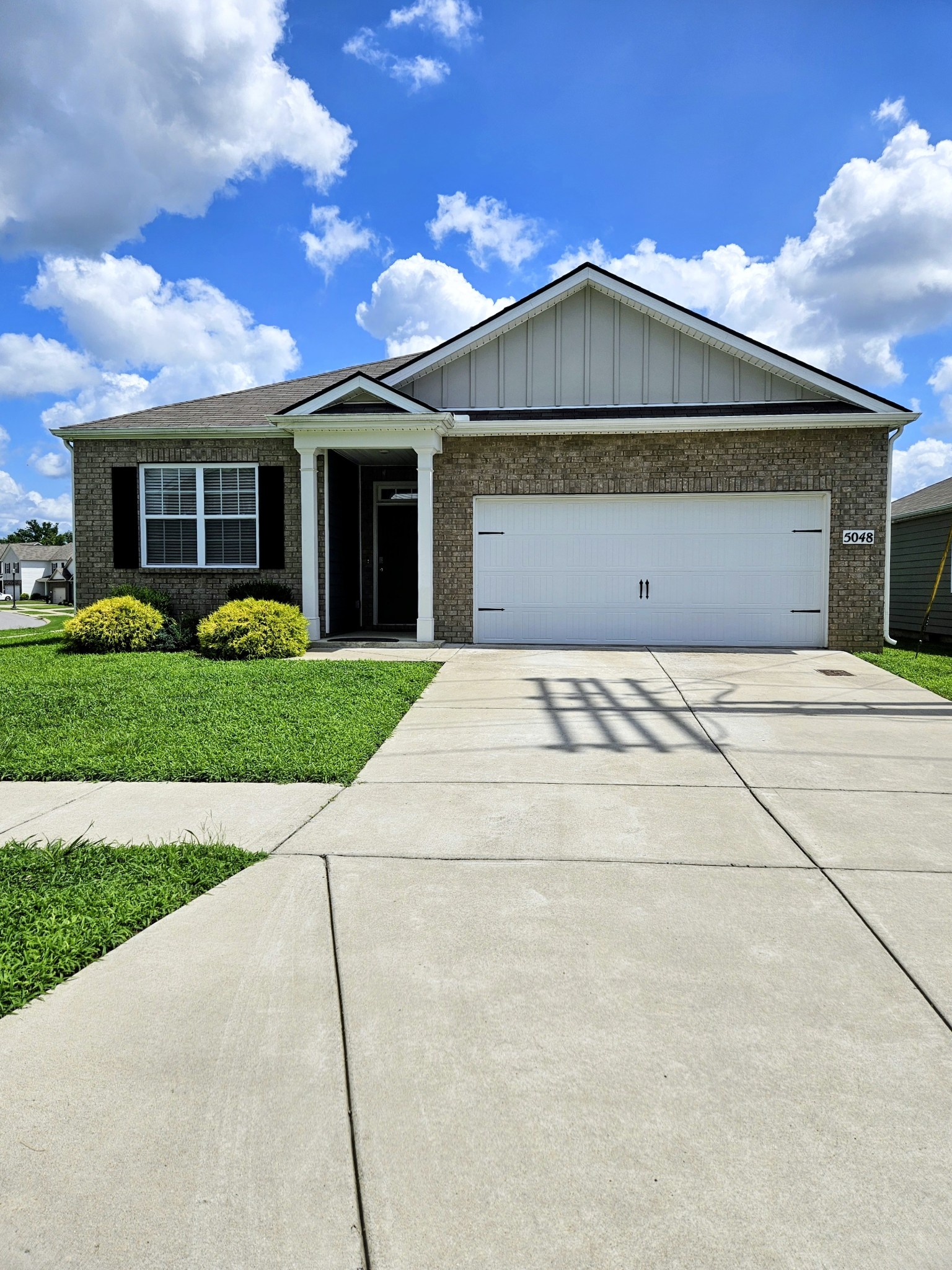 5048 Hunters Village Dr, E Property Photo 2
