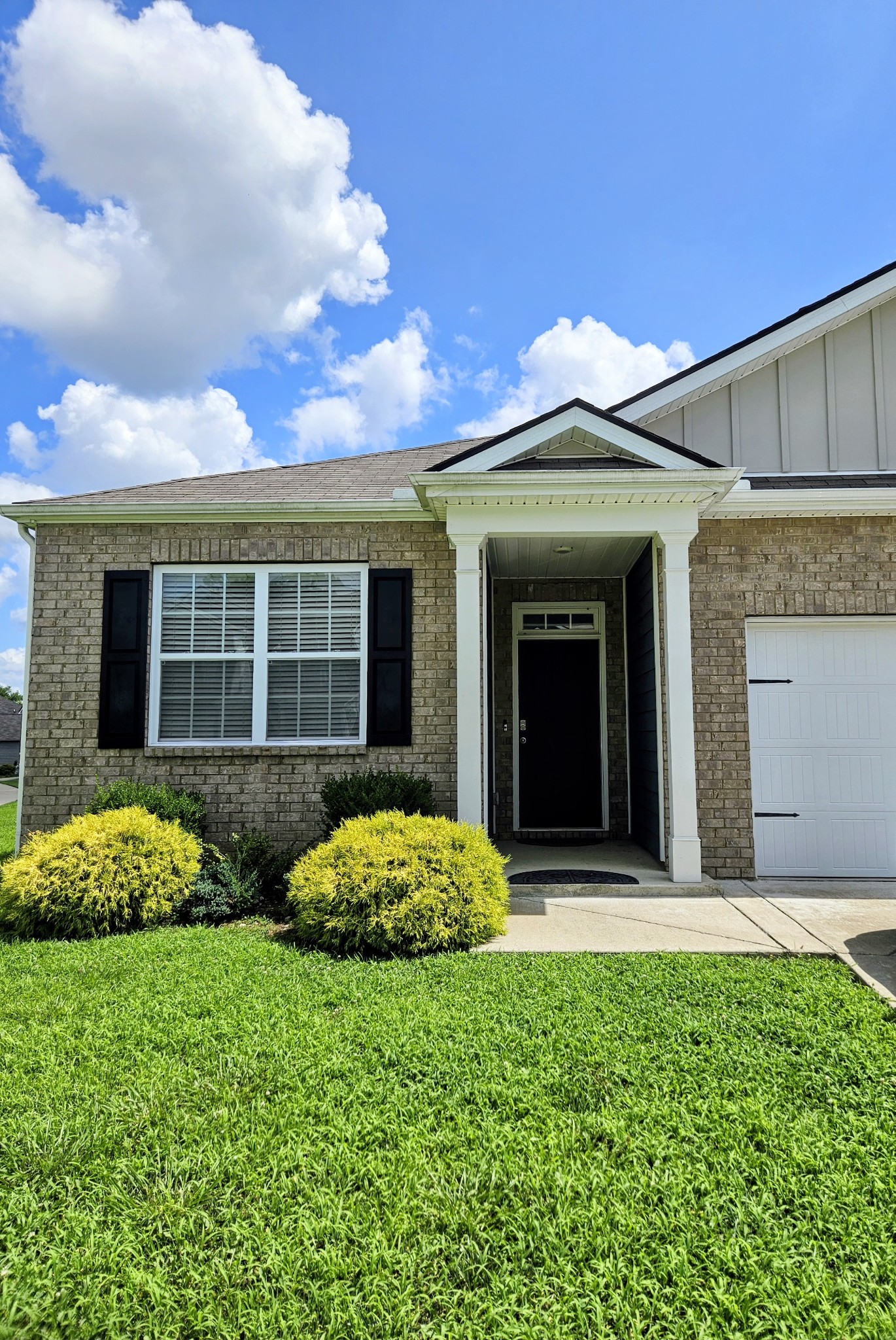 5048 Hunters Village Dr, E Property Photo 5