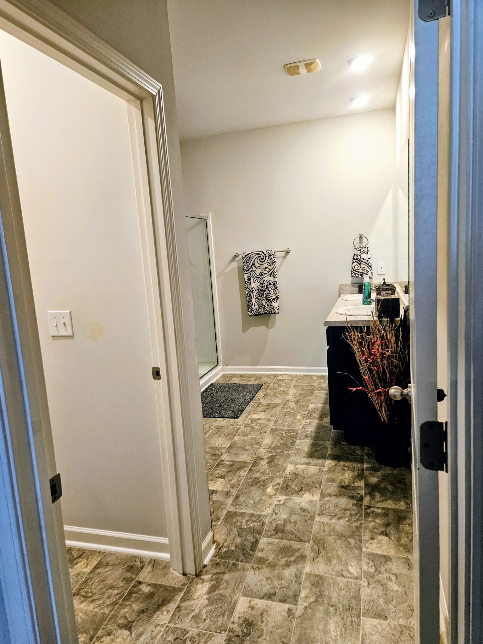 5048 Hunters Village Dr, E Property Photo 34