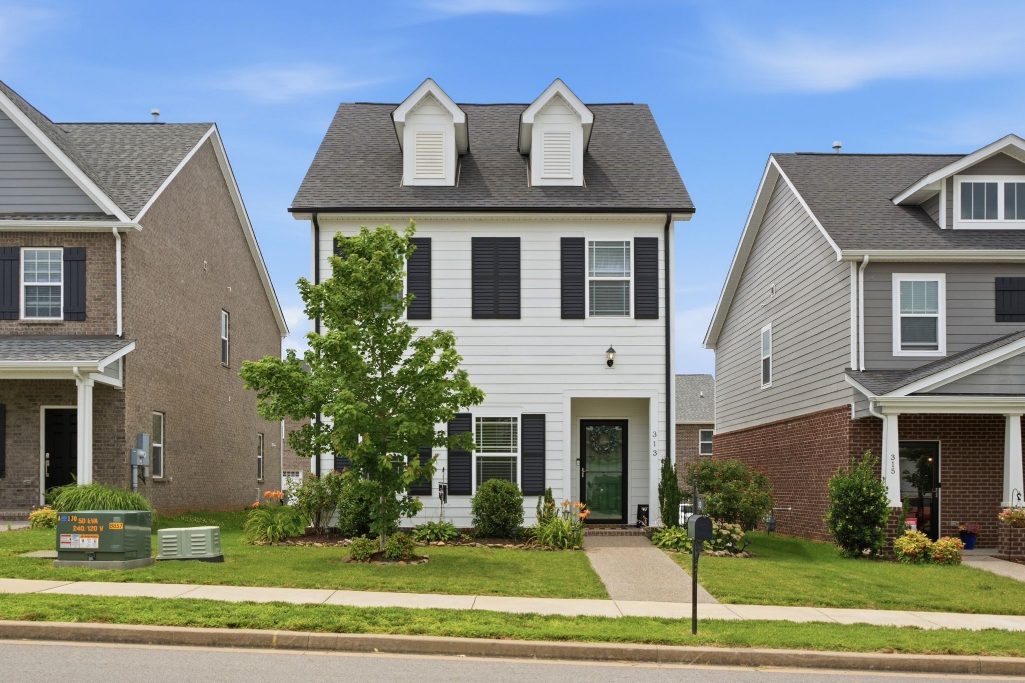 313 Cloverbrook Way Property Photo 1