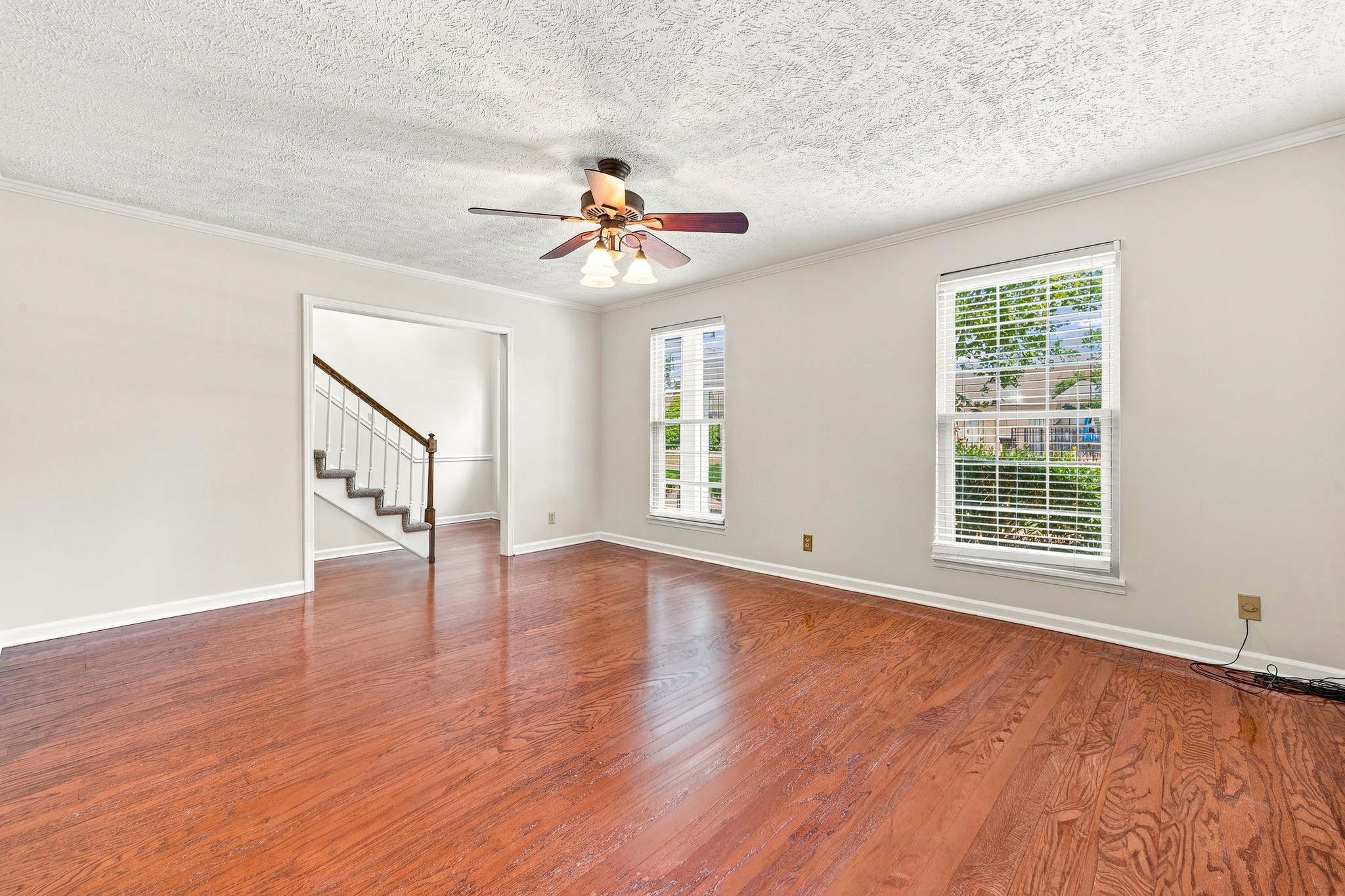 1002 E Northfield Blvd Property Photo 6