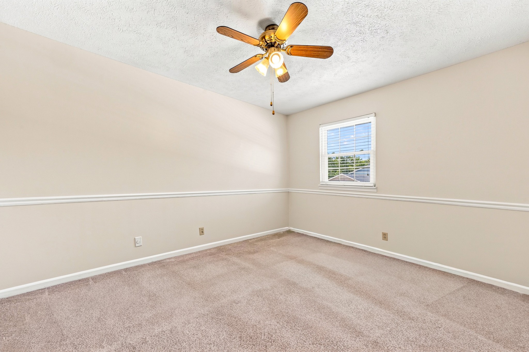 1002 E Northfield Blvd Property Photo 25